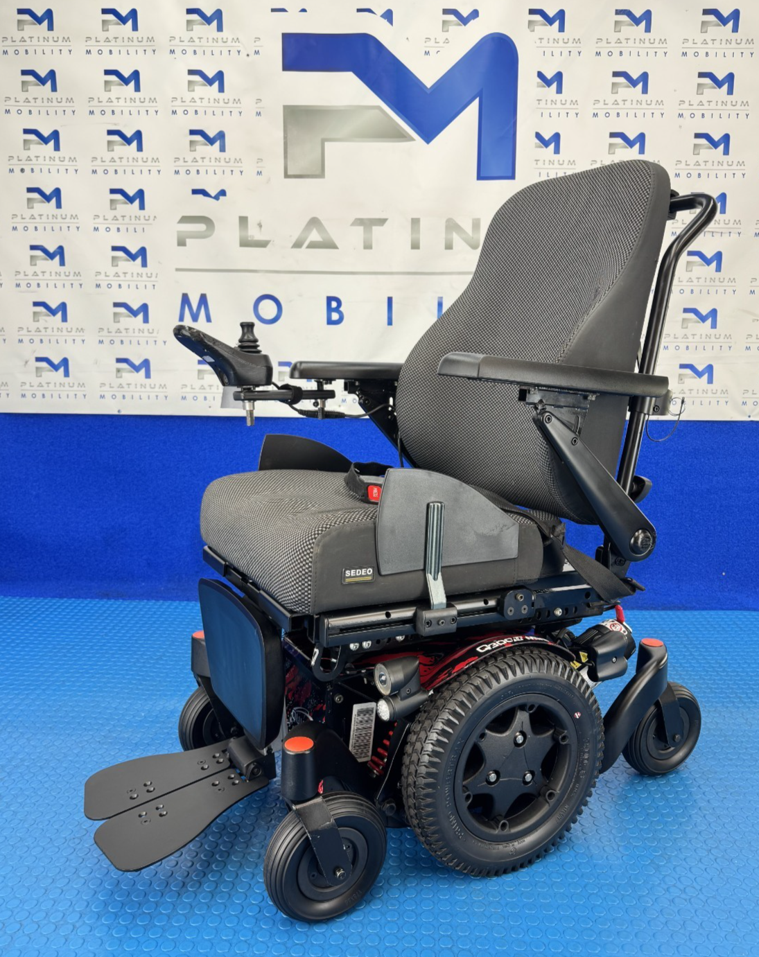 Sunrise Quickie Q300M Mini Powerchair 6 mph Riser Electric Wheelchair 1813