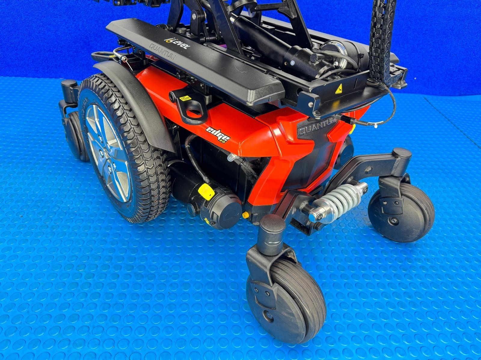 PRIDE QUANTUM Q6 EDGE 2.0 i-LEVEL 6 MPH ELECTRIC MOBILITY POWERCHAIR 1993