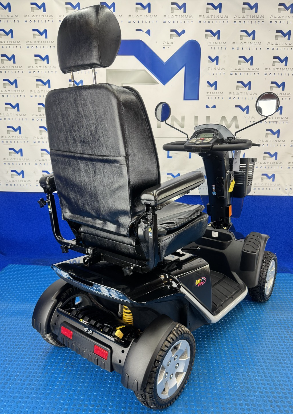 Pride Colt Executive Mobility Scooter New Batteries Pneumatic Tyres 8 Mph 2526