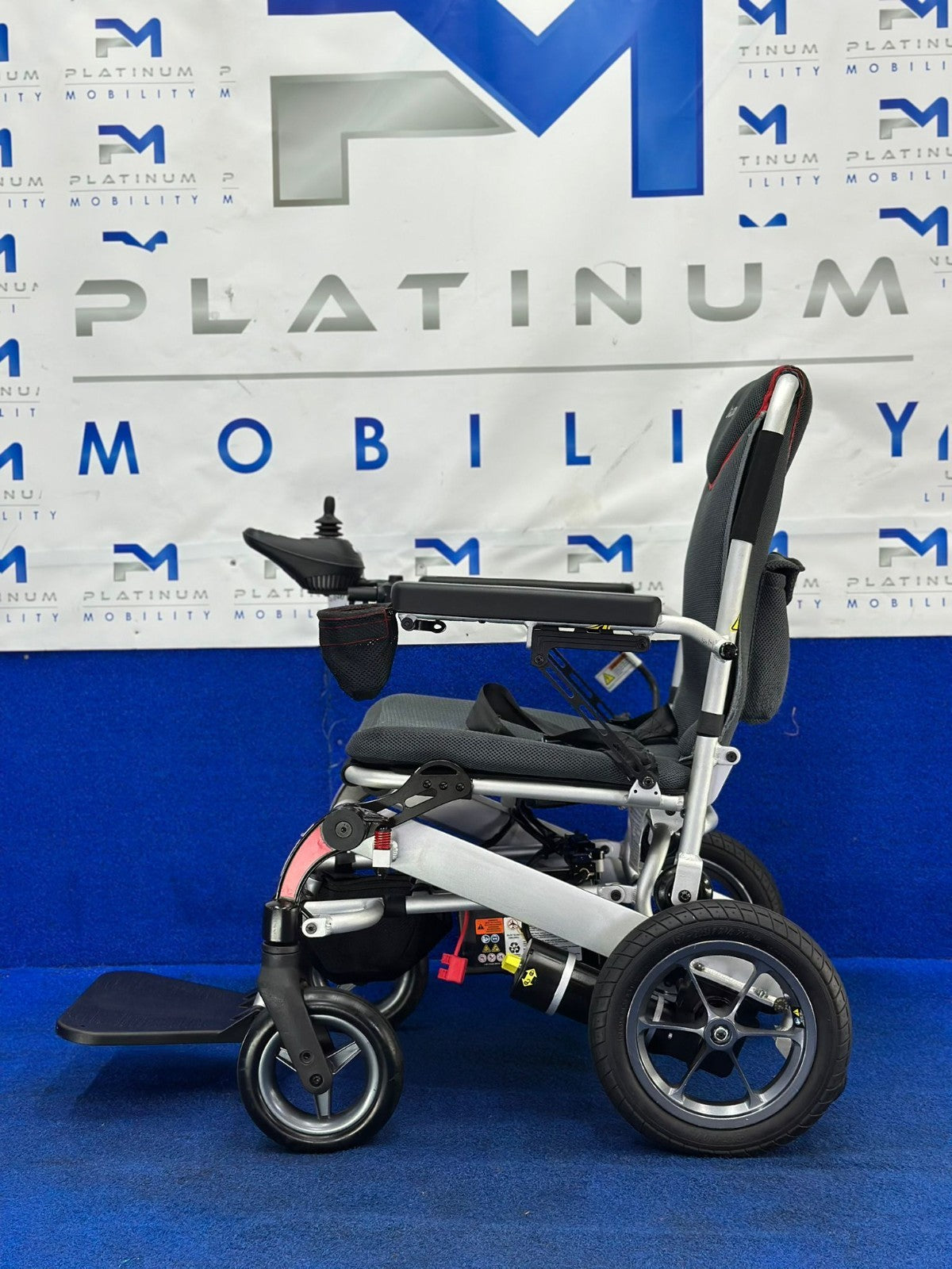 Pride iGo Plus Folding Powerchair 4Mph – Lightweight Electric Wheelchair (1737)