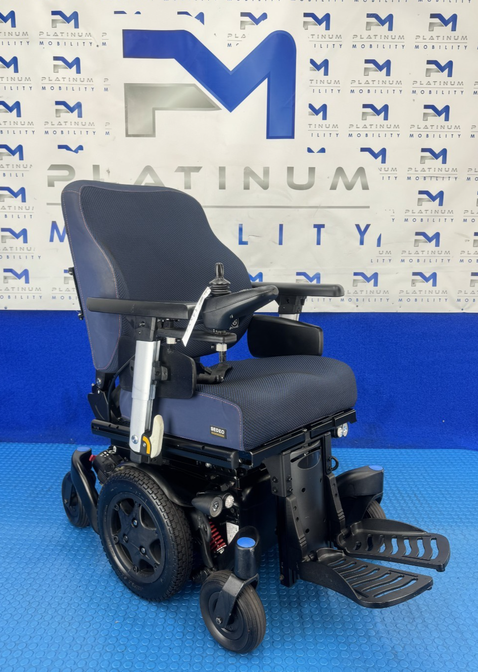 SUNRISE QUICKIE Q500M 6MPH ELECTRIC WHEELCHAIR TILT AND RISER POWERCHAIR 2239