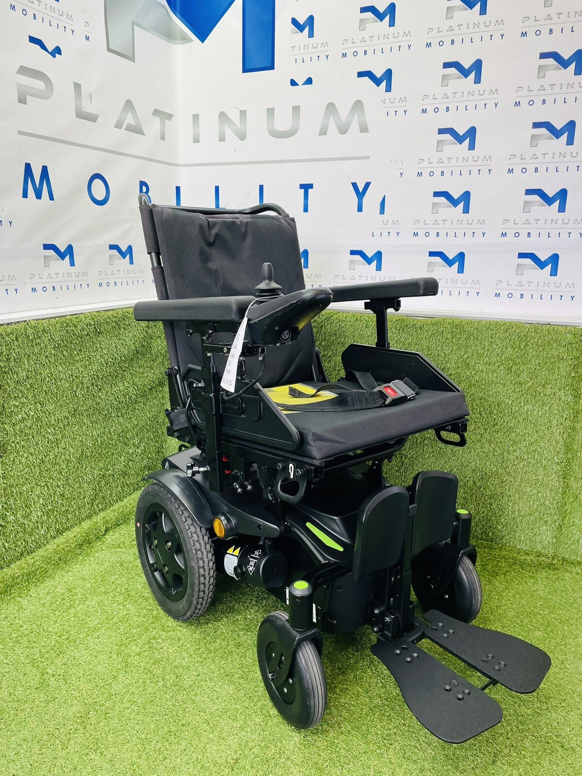 Powerchair Quickie Q100R Compact Indoor Outdoor Sunrise Medical Comfy Mid Wheel