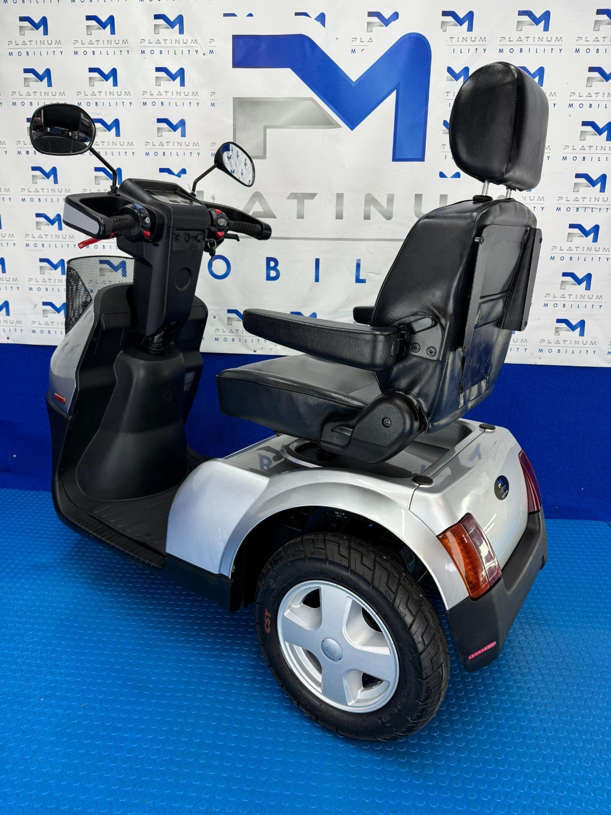 TGA Breeze S3 8MPH LARGE Mobility Scooter All Terrain *2105