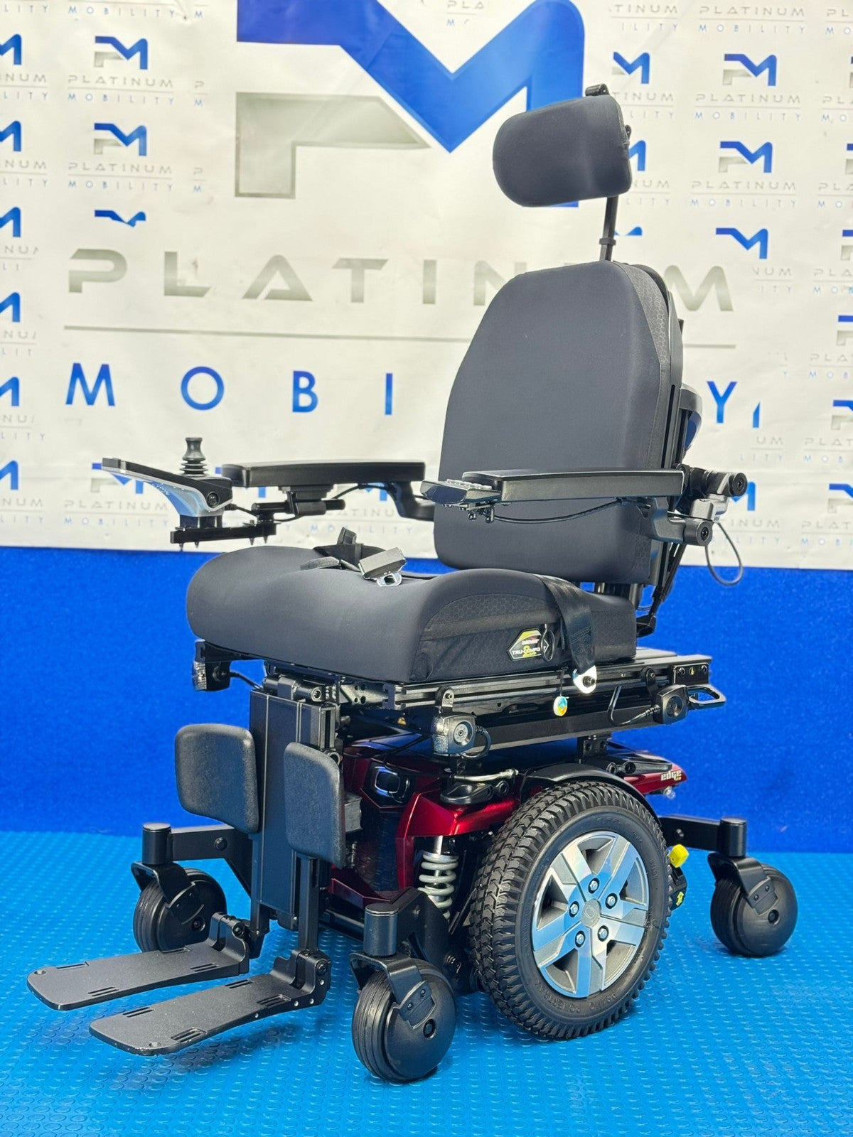 PRIDE QUANTUM Q6 EDGE 2.0 i-LEVEL 6 MPH ELECTRIC MOBILITY POWERCHAIR 1