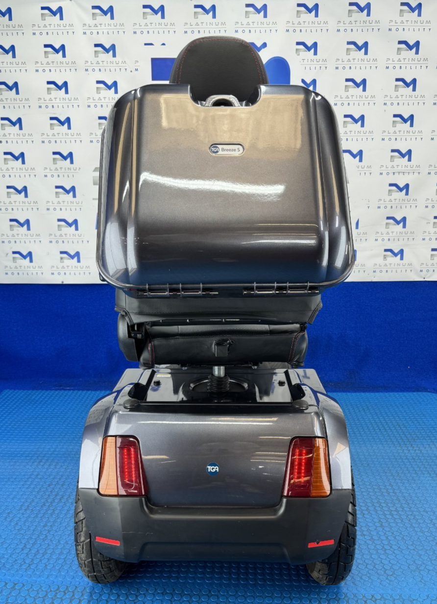 TGA Breeze S4 8MPH All Terrain Mobility Scooter Road Stunning Condition 2333