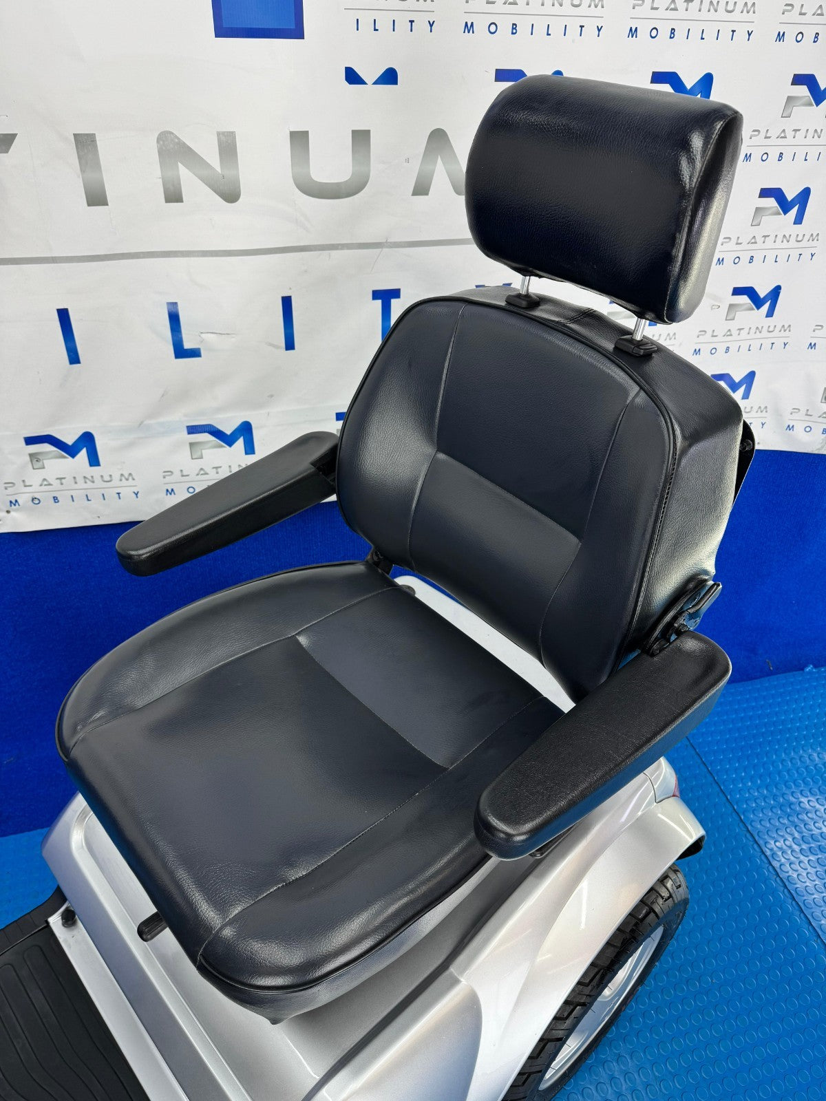 TGA Breeze S3 8MPH LARGE Mobility Scooter All Terrain *2105