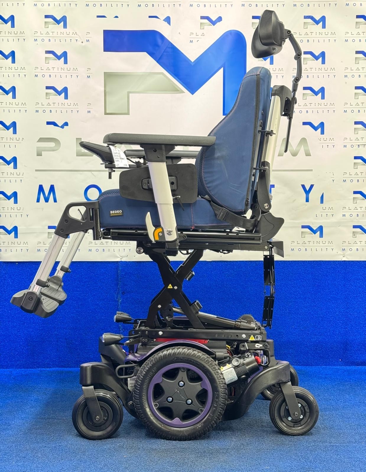 CUSTOM 2024 Sunrise Q500 M Powerchair – 6mph Riser Electric Wheelchair (1819)
