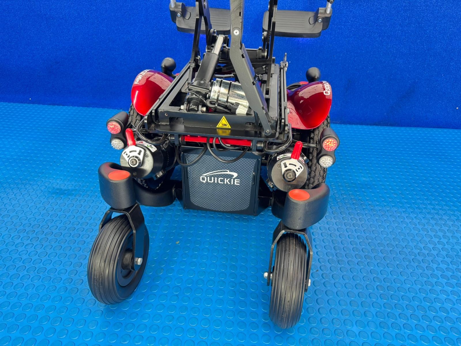 2025 Sunrise Quickie Q300M Mini Powerchair 4 mph Riser Electric Wheelchair 2165