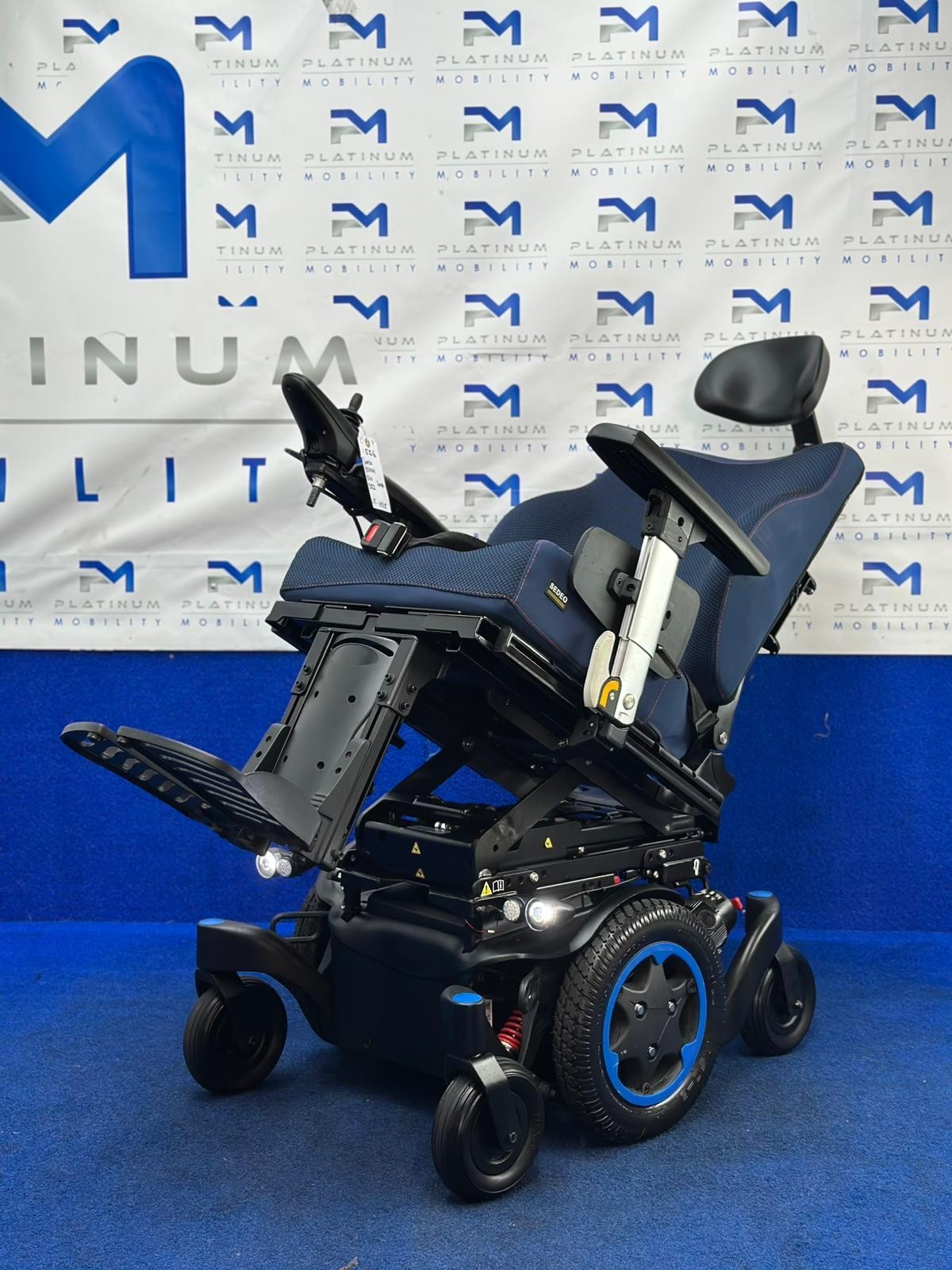 Quickie Q500 M Powerchair – 6mph Riser Electric Wheelchair by Sunrise (1556)