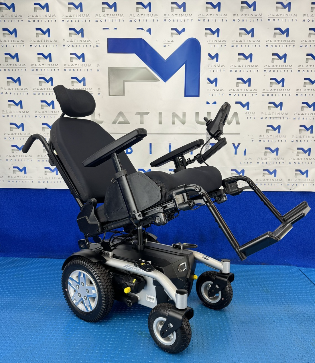 Quantum Aspen Electric Wheelchair Tilt Function 4mph 2933