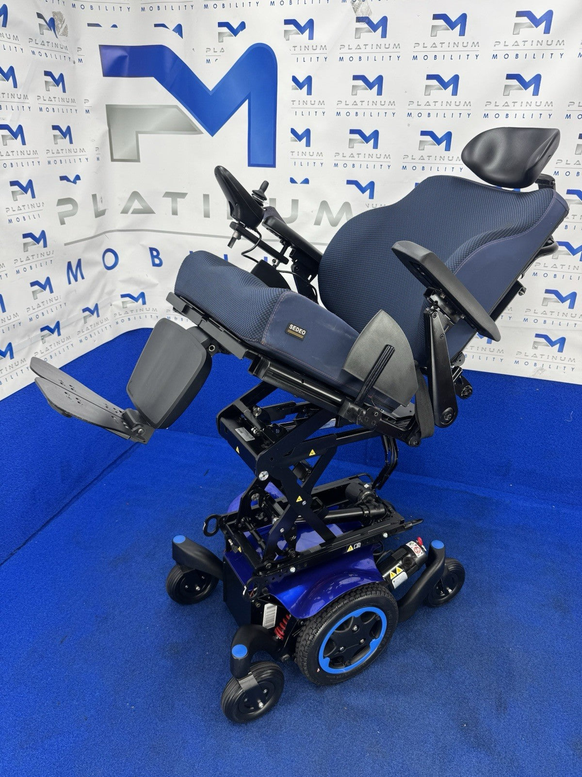 Quickie Q300 M Mini Powerchair 4 mph Riser Electric Wheelchair by Sunrise (1374)