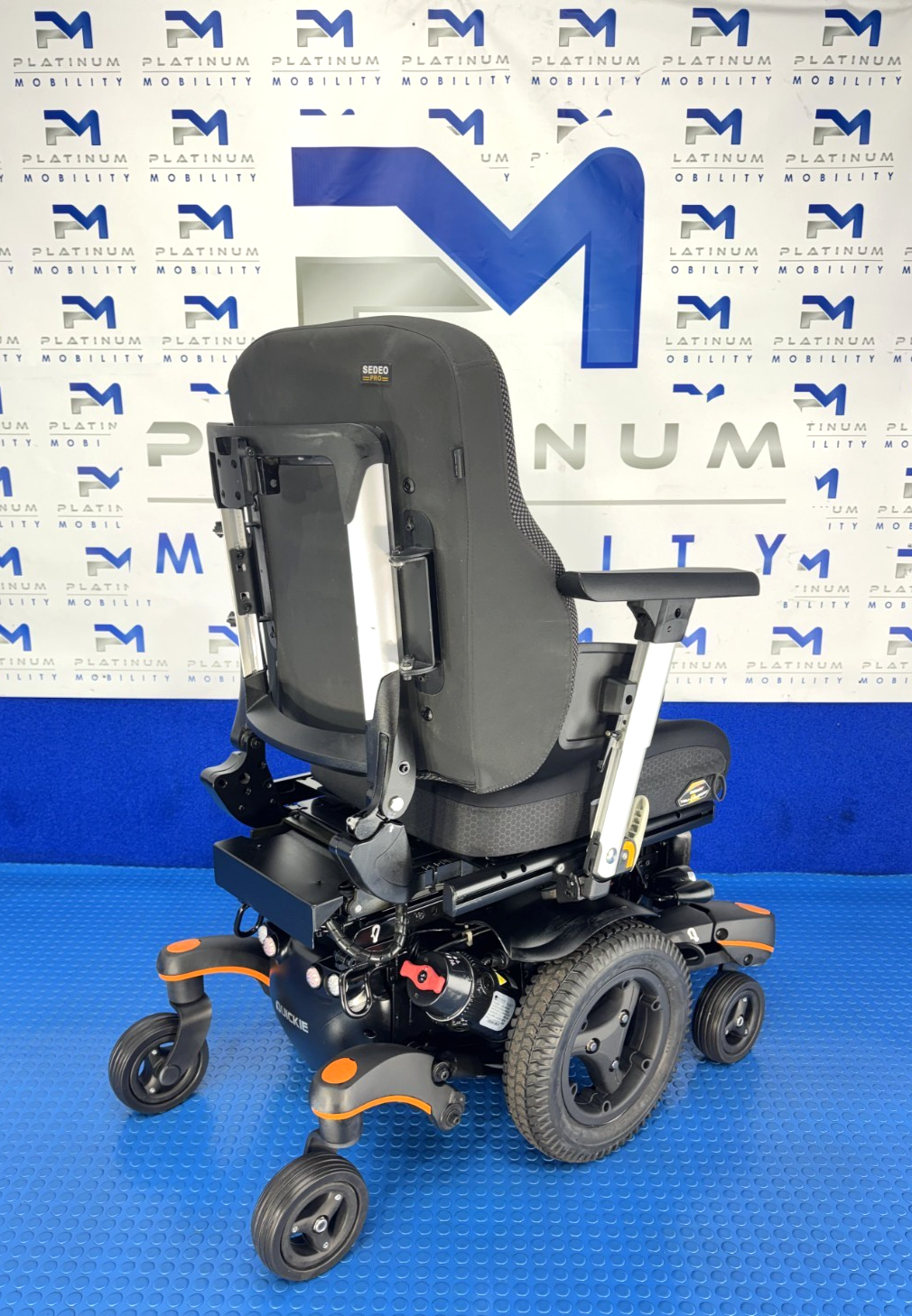 Sunrise Quickie Q700 M 6mph Electric Rise Tilt Electric Legs Powerchair 4214