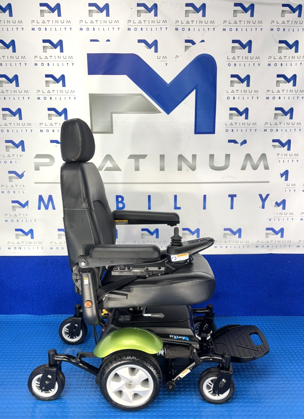 Rascal Ryley P327 MINI 4MPH NEW BATTERIES SOLID TYRES WHEELCHAIR POWERCHAIR 2936