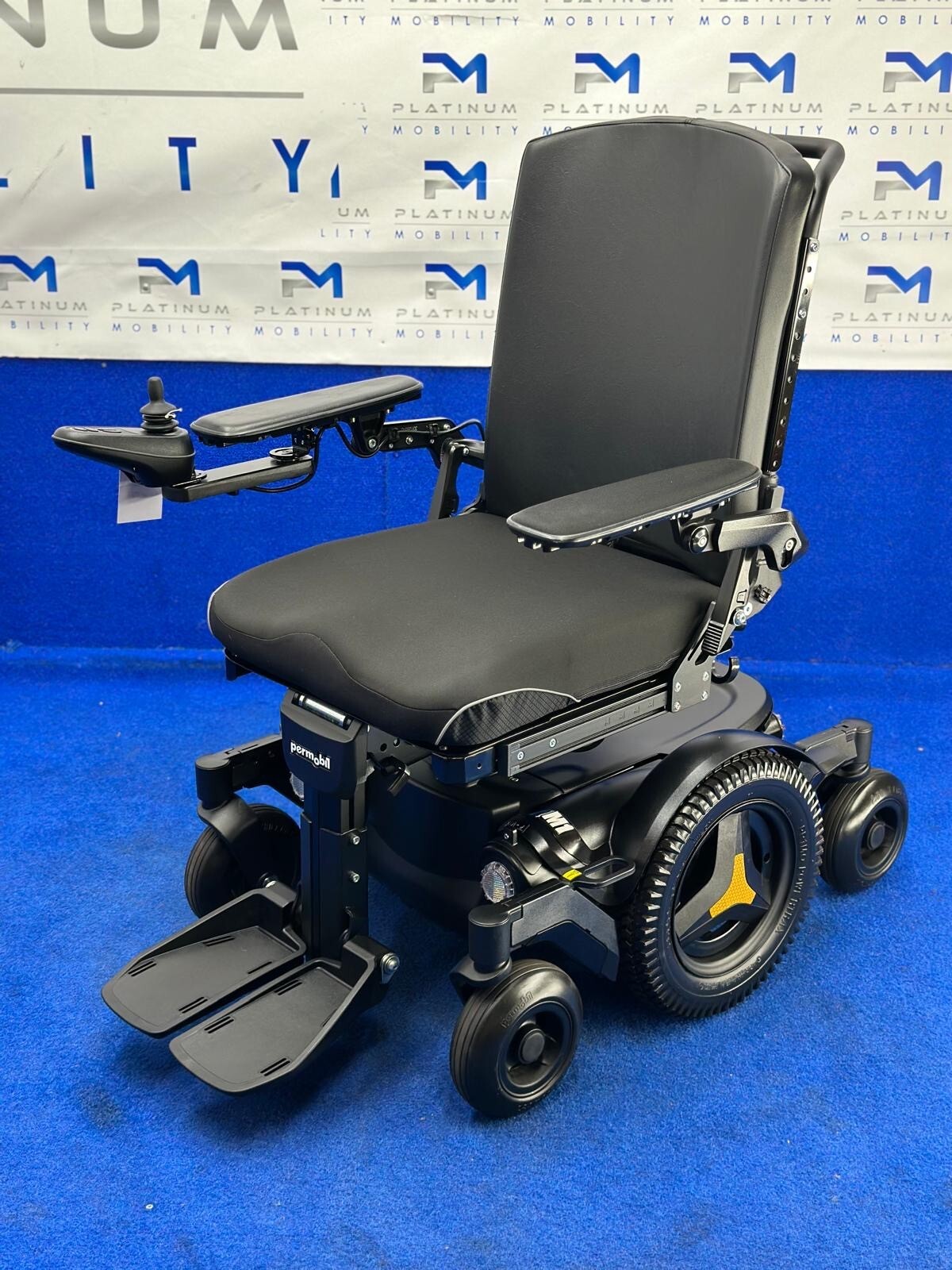 2024 PERMOBIL M1 MWD 5 MPH ELECTRIC WHEELCHAIR POWERCHAIR MOBILITY SCOOTER Q500