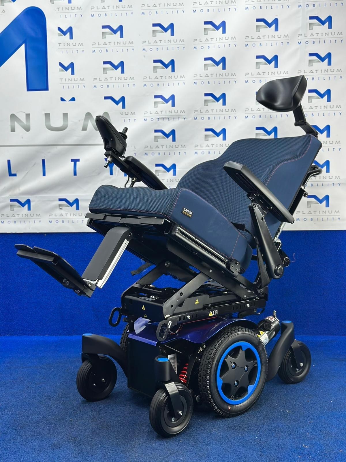 Quickie Q300 M Mini Powerchair 4 mph Riser Electric Wheelchair by Sunrise (1498)