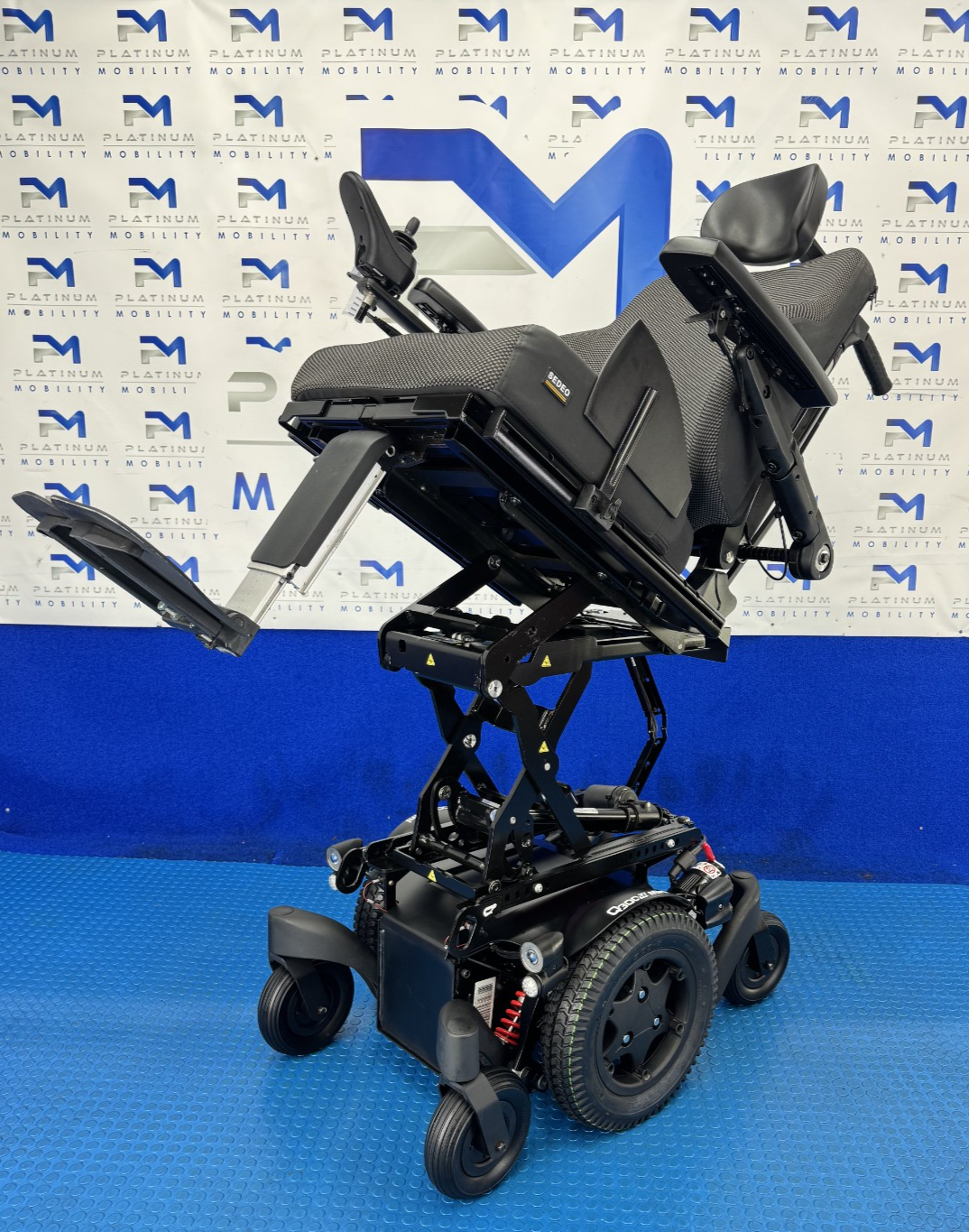 2025 Sunrise Quickie Q300M Powerchair 6 mph Riser, Tilt Electric Wheelchair 2760