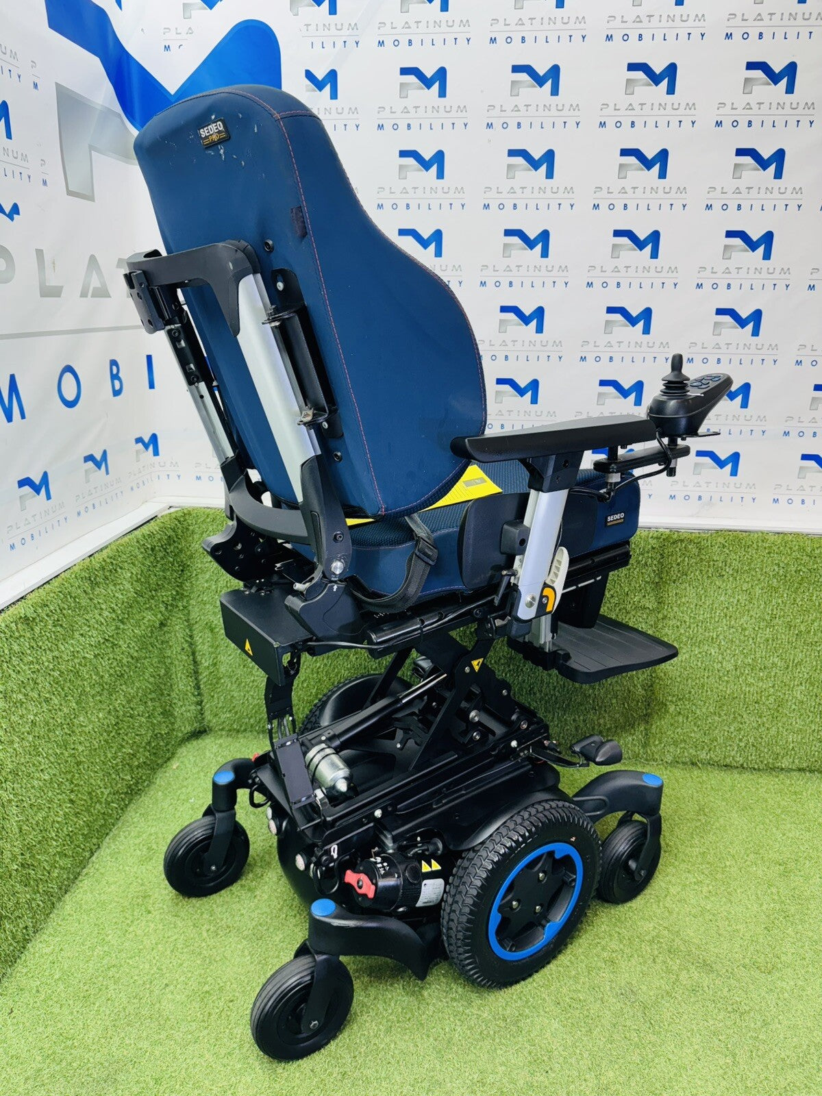 2021 SUNRISE QUICKIE Q500 M 6MPH ELECTRIC RISE MOBILITY POWERCHAIR WHEELCHAIR M2