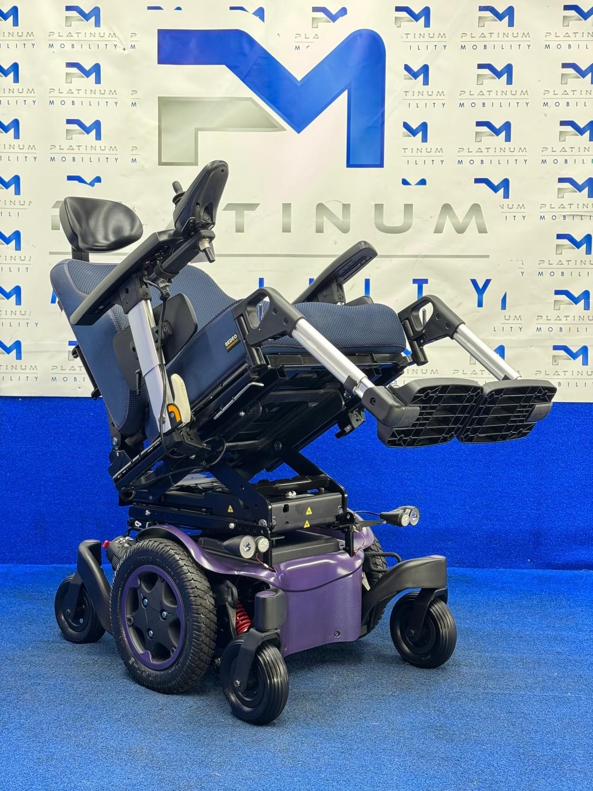 CUSTOM 2024 Sunrise Q500 M Powerchair – 6mph Riser Electric Wheelchair (1819)