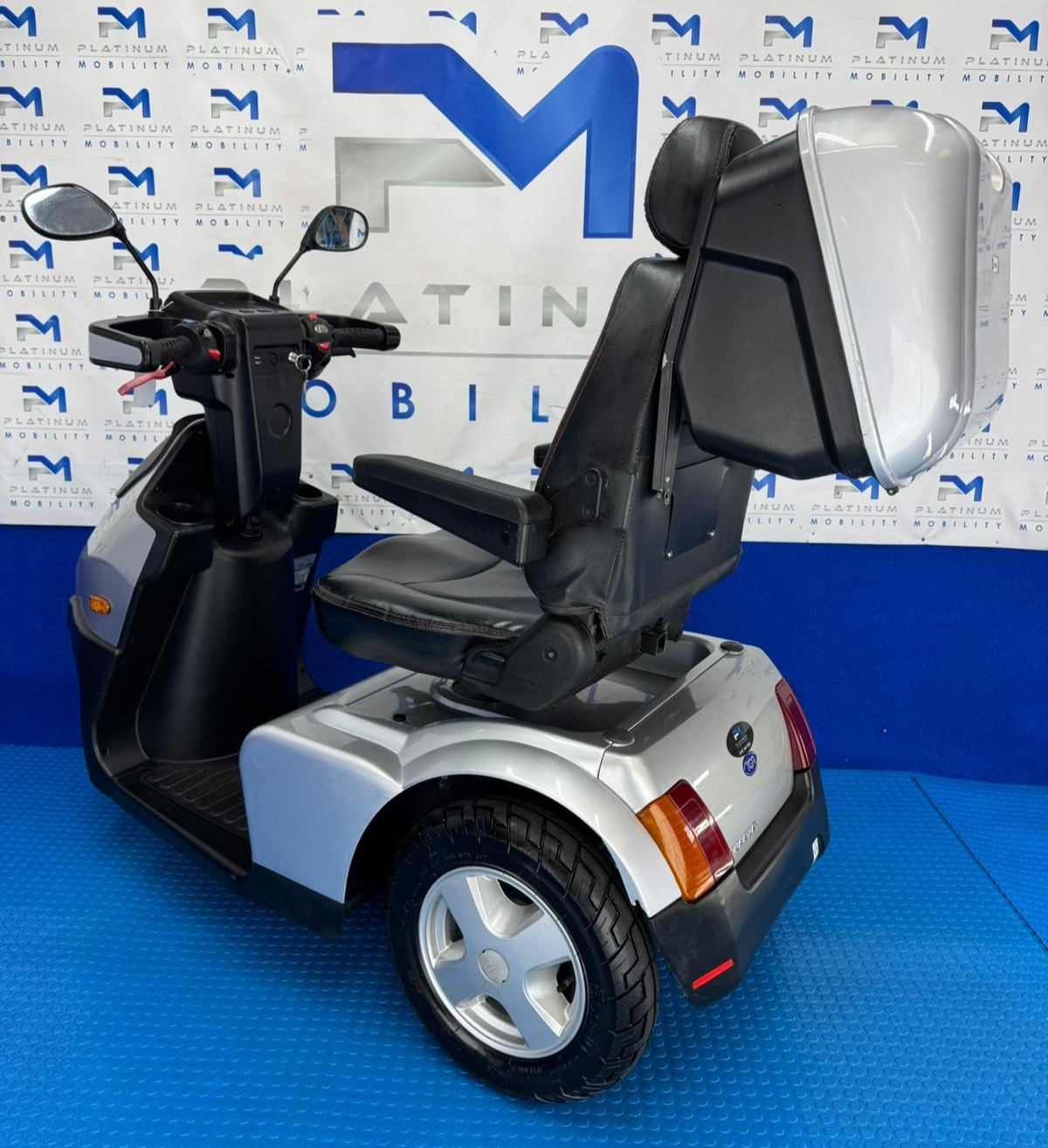 2022 TGA Breeze S3 8MPH LARGE Mobility Scooter All Terrain *1989