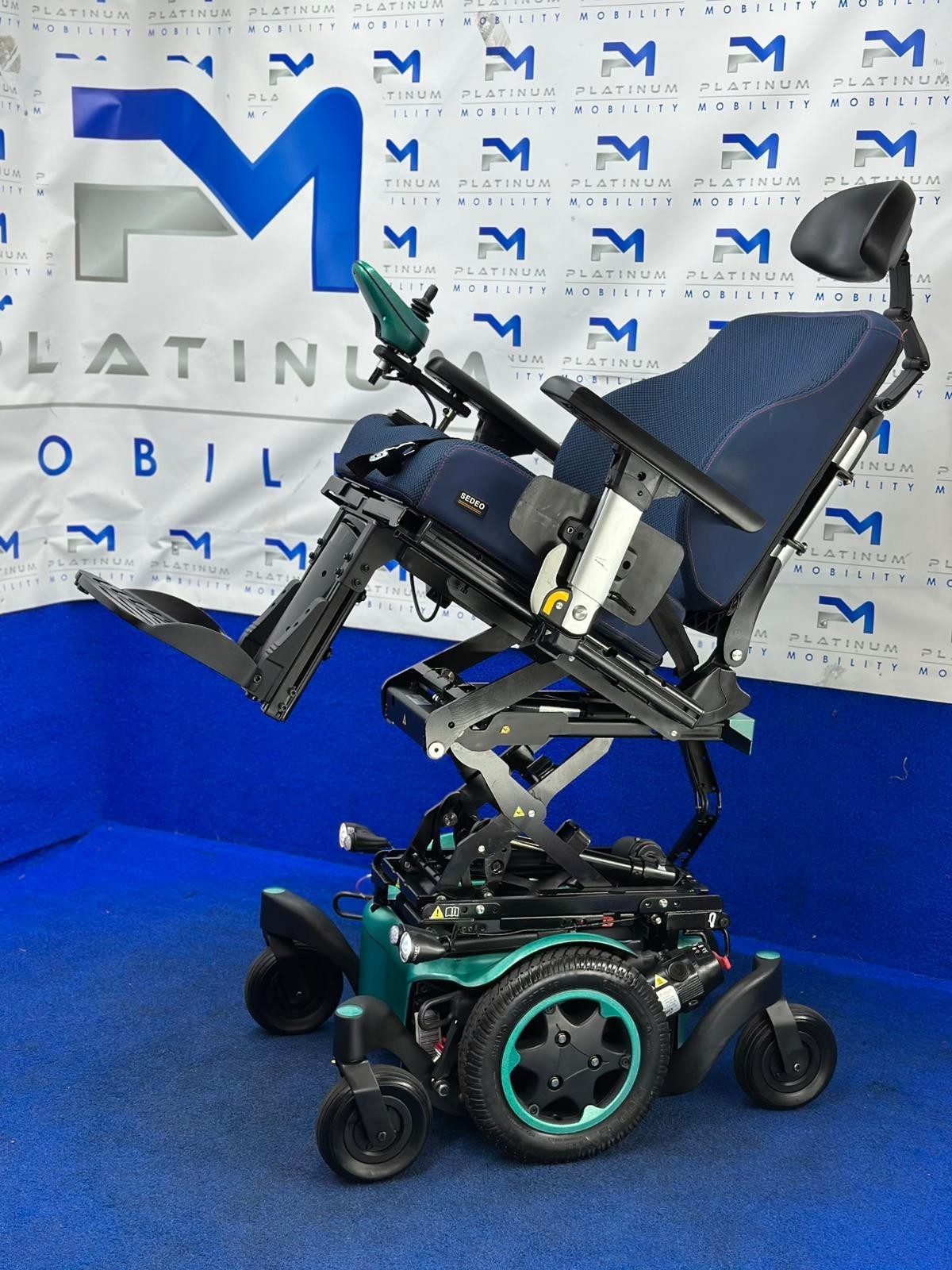 CUSTOM Sunrise Quickie Q500 M Powerchair – 6mph Riser Electric Wheelchair (1555)