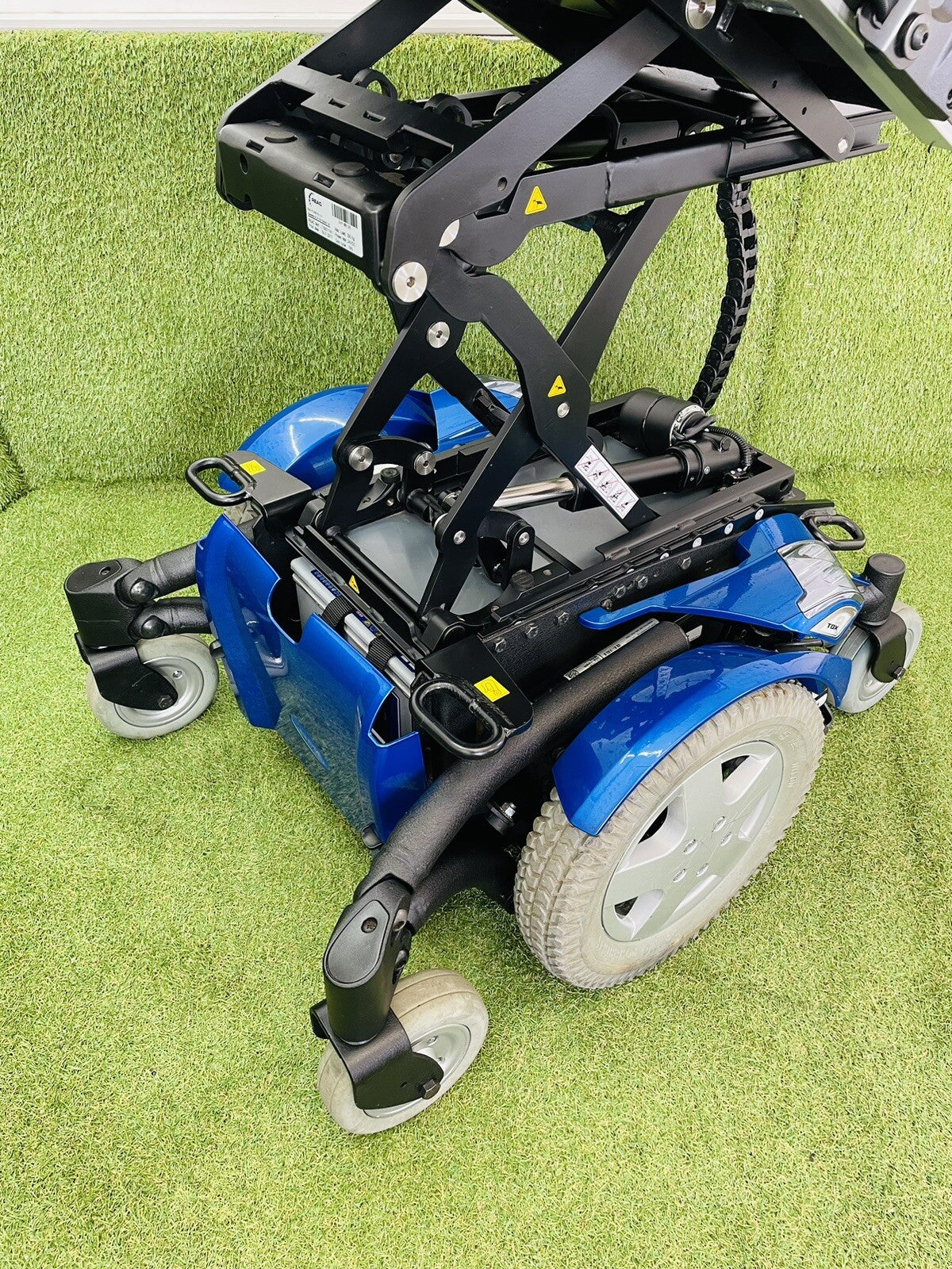INVACARE TDX SP2 4 MPH MWD RISER TILT ELECTRIC WHEELCHAIR POWERCHAIR MOBILITY