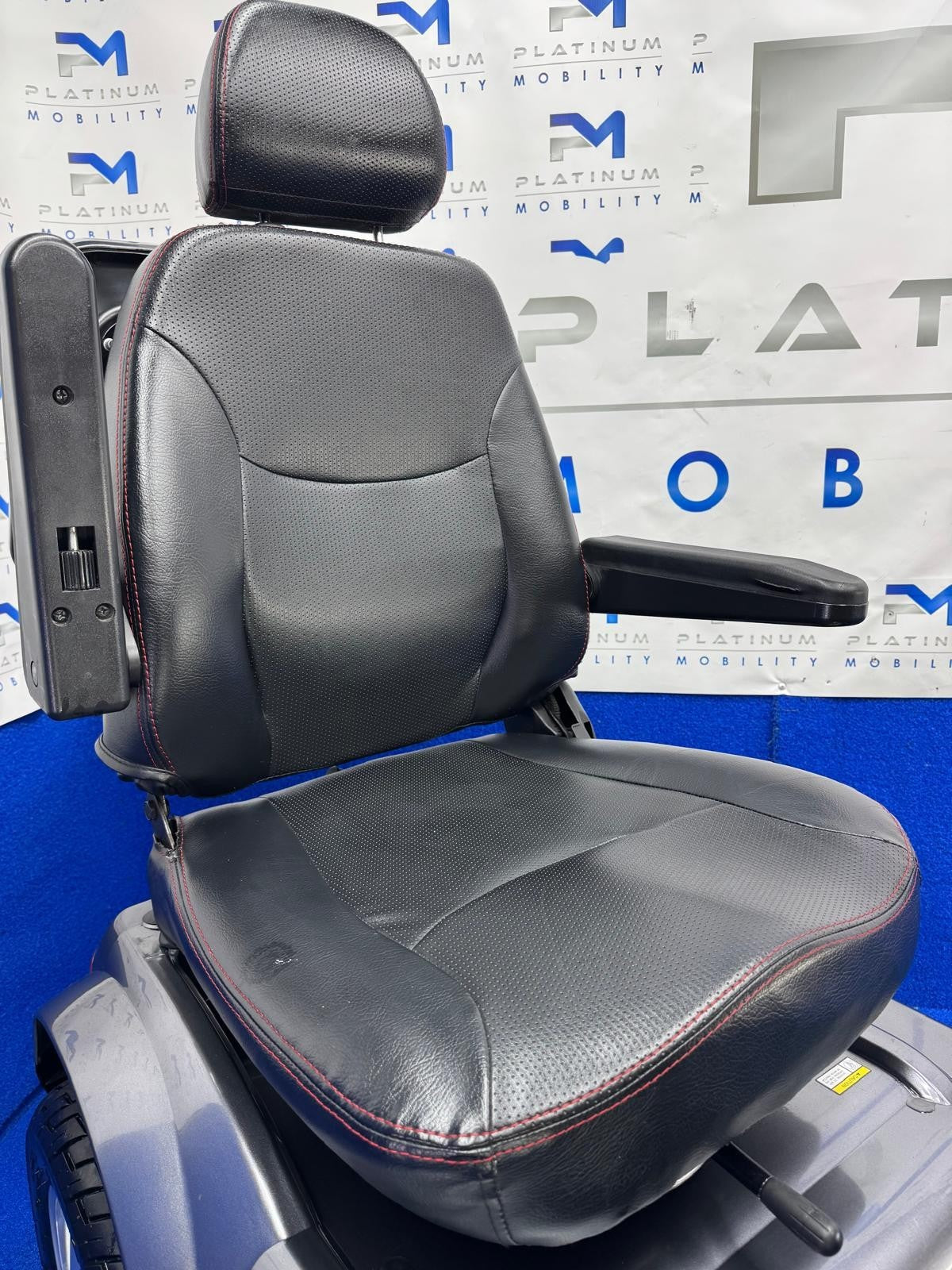 2022 TGA Breeze S4 8MPH All Terrain Mobility Scooter Immaculate Condition 1800