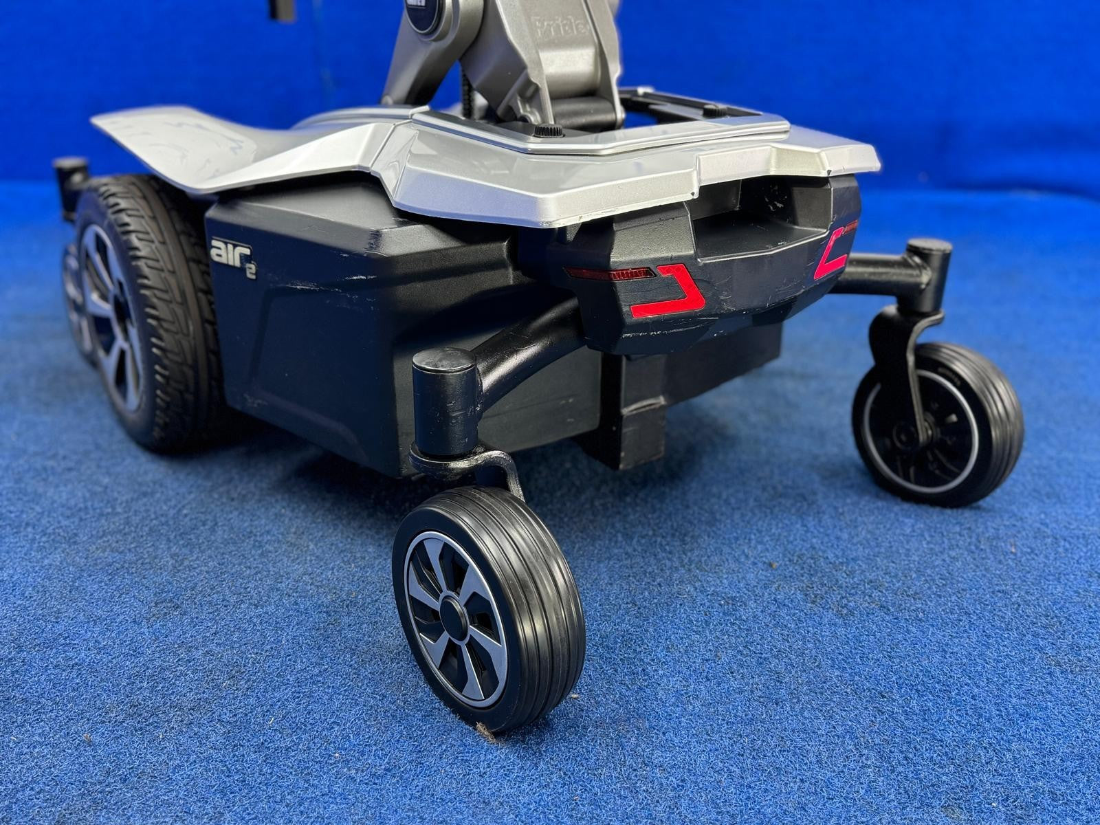 Pride Jazzy Air 2.0 Power Chair Electric Wheelchair with Electric Seat Lift 1578