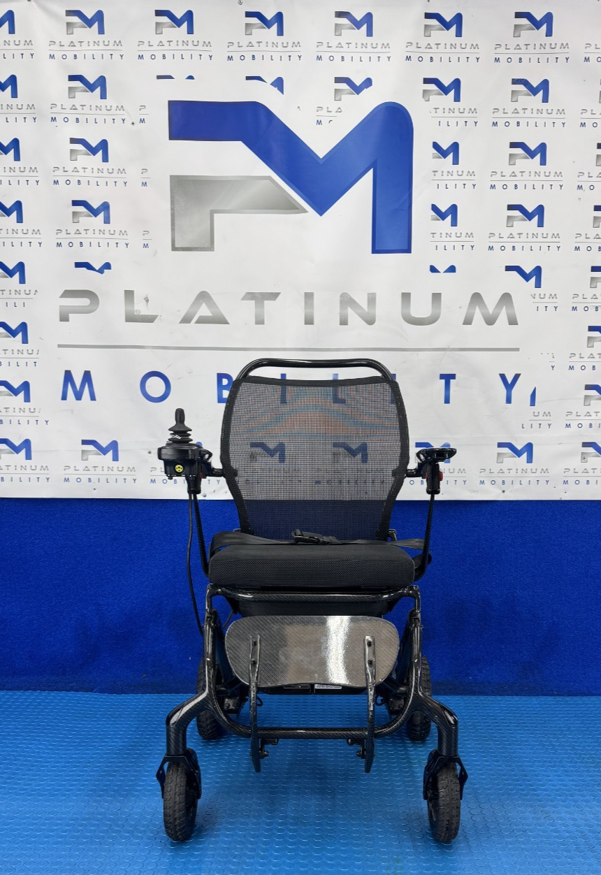 QUICKIE Q50 R LIGHTWEIGHT CARBON FIBRE POWERCHAIR SCOOTER FOLDING 4MPH 2797