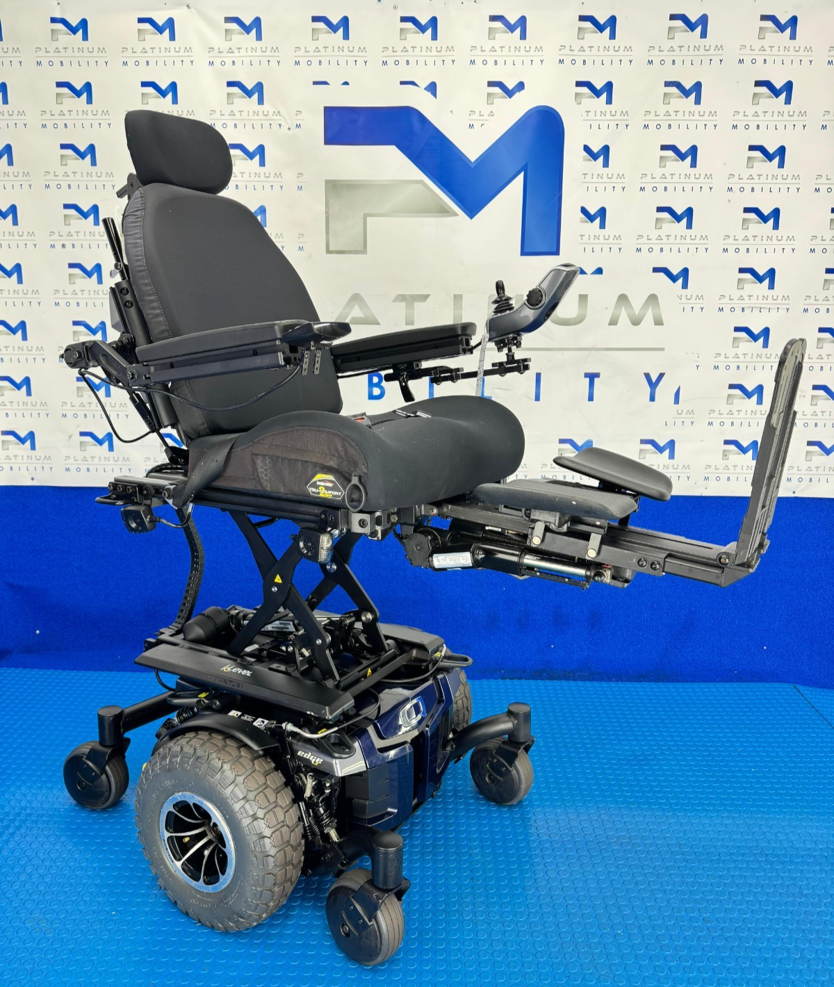 PRIDE QUANTUM Q6 EDGE Z 2.0 i-LEVEL 6 MPH ELECTRIC MOBILITY POWERCHAIR 871
