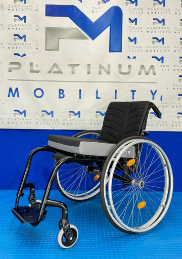 Sunrise Quickie Argon 2 Manual Active Wheelchair Stunning (17 INCH) *2175