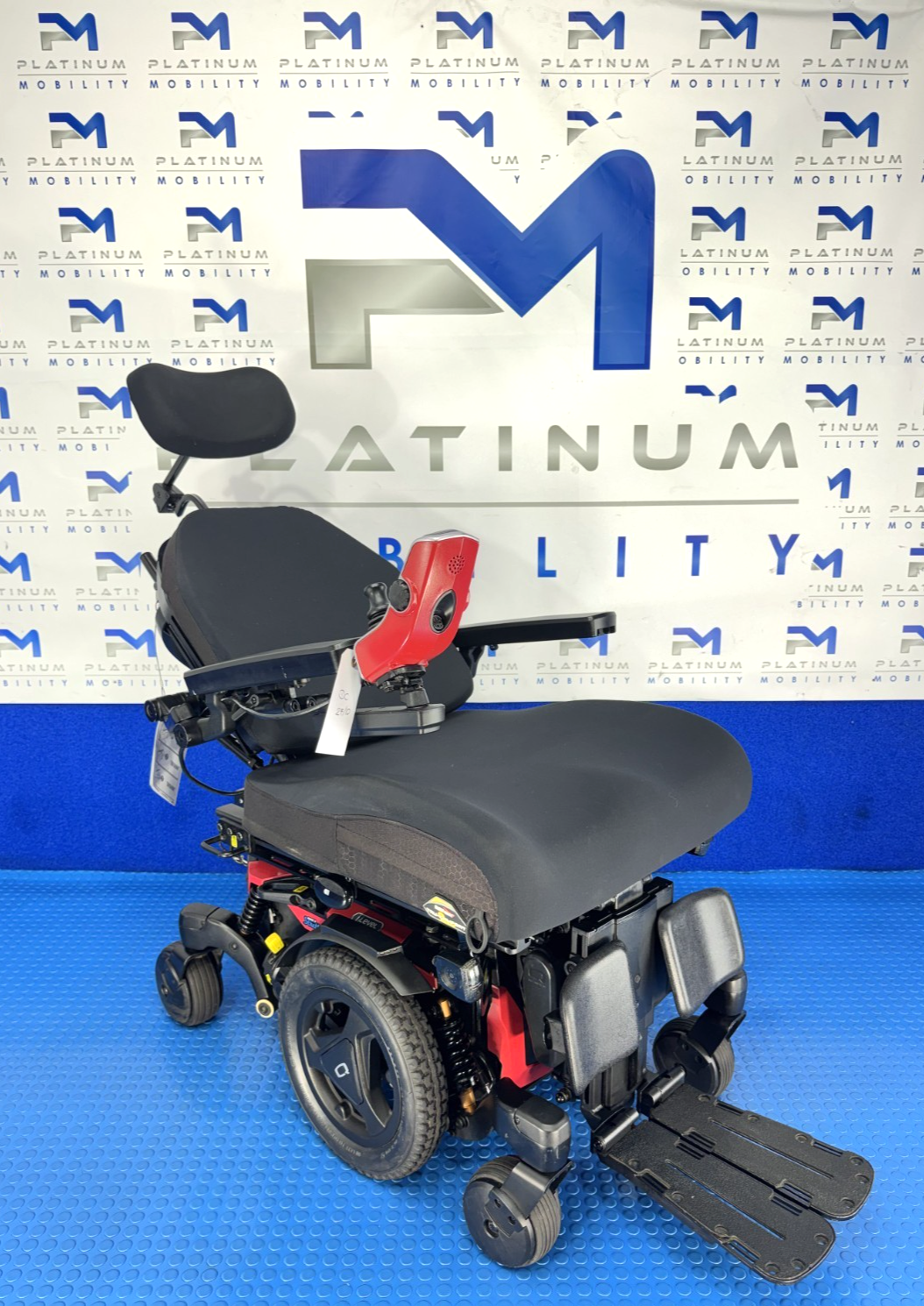 PRIDE QUANTUM EDGE 3 STRETTO 6 MPH Electric Rise, Tilt, Legs, Recline 4207