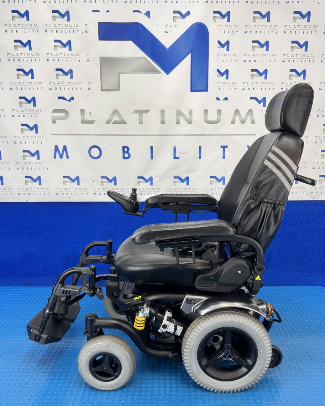 KARMA LEON 6MPH ELECTRIC POWERCHAIR | AIR TYRES | NEW BATTERIES 1527
