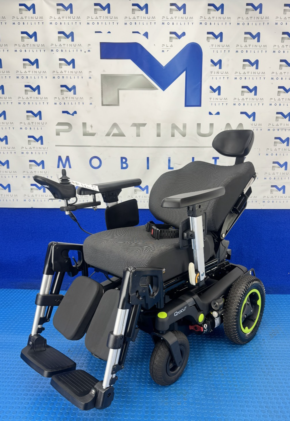 Sunrise Q700R Electric Powerchair Rise, Tilt, Recline, Electric Legs 6mph 2496