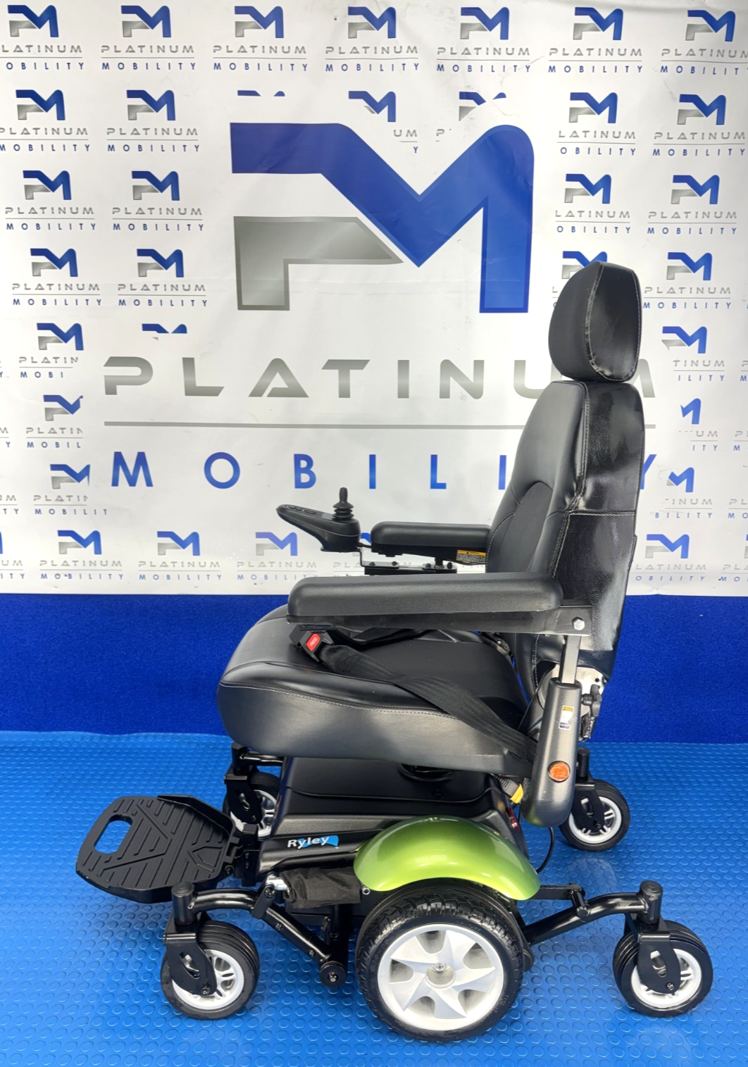 Rascal Ryley P327 MINI 4MPH NEW BATTERIES SOLID TYRES WHEELCHAIR POWERCHAIR 2936