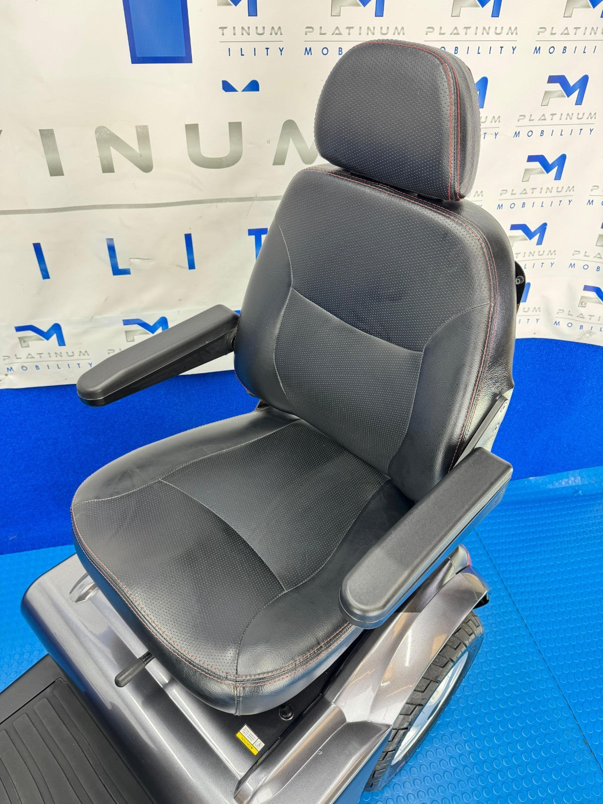 TGA Breeze S4 8MPH All Terrain Mobility Scooter Immaculate Condition 1789