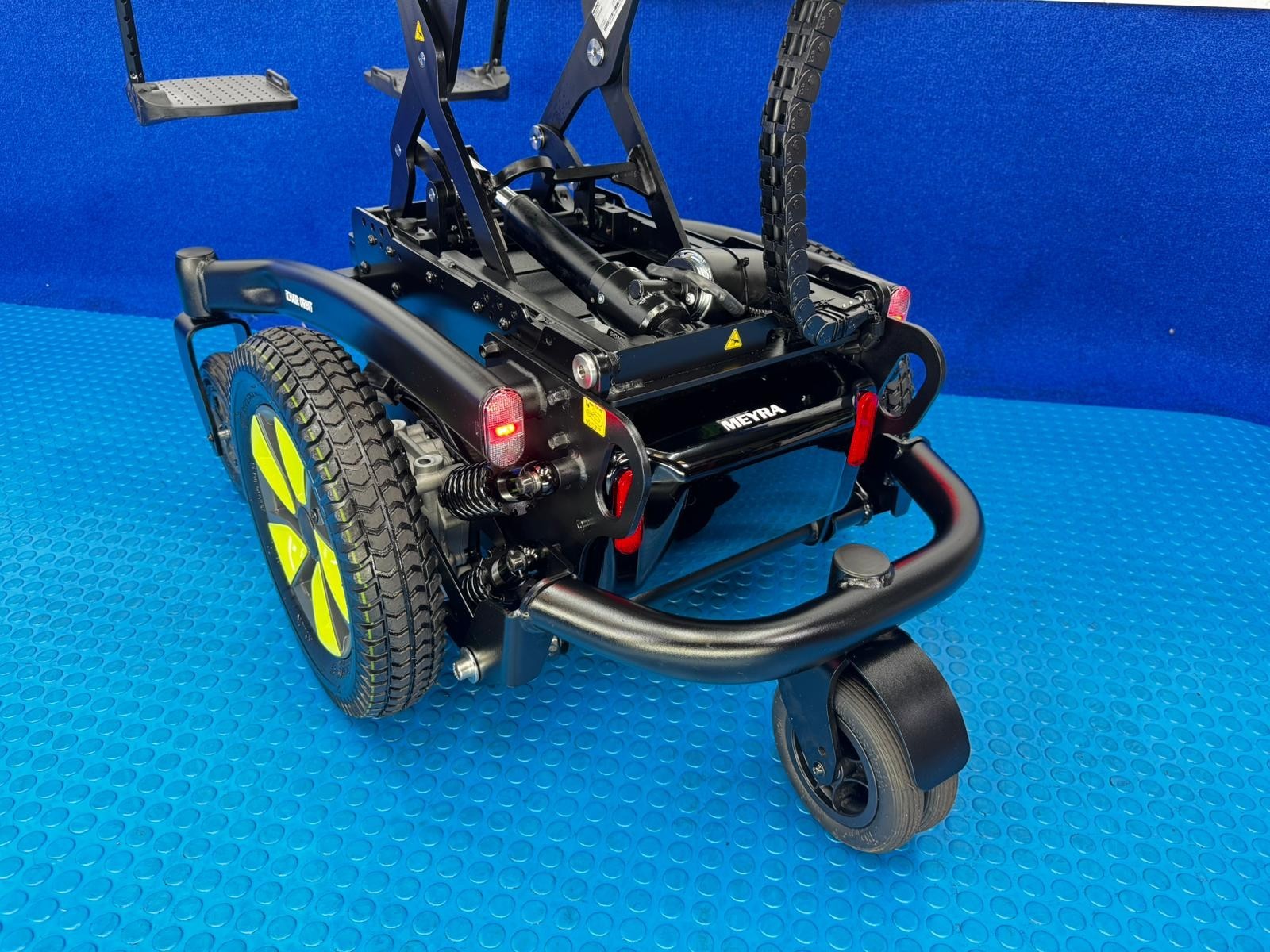 Meyra iChair Orbit Electric Lift Tilt Powerchair Rehab Ex Demo 1952