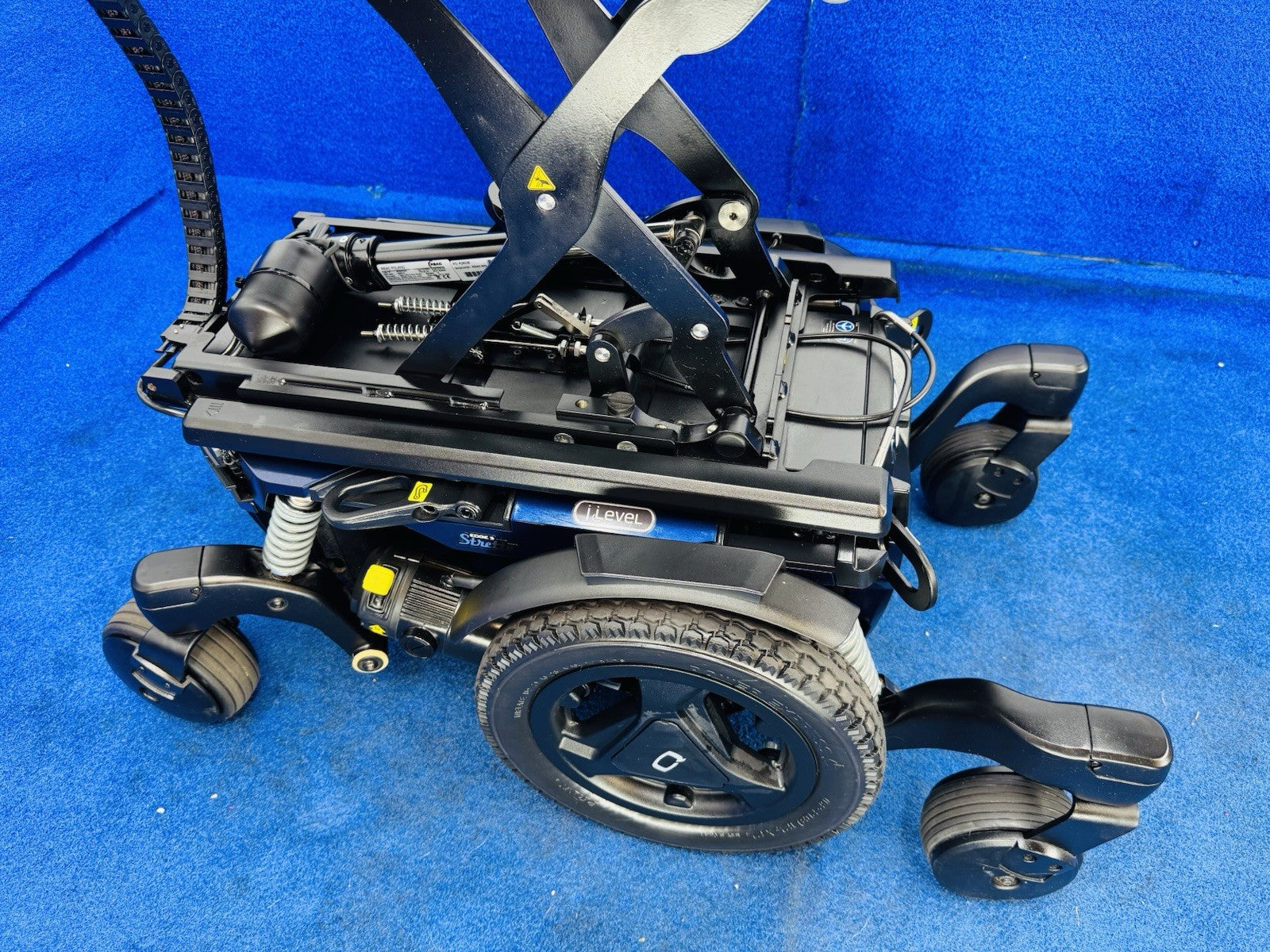 PRIDE QUANTUM EDGE 3 STRETTO 6 MPH ELECTRIC POWER WHEELCHAIR POWERCHAIR Narrow