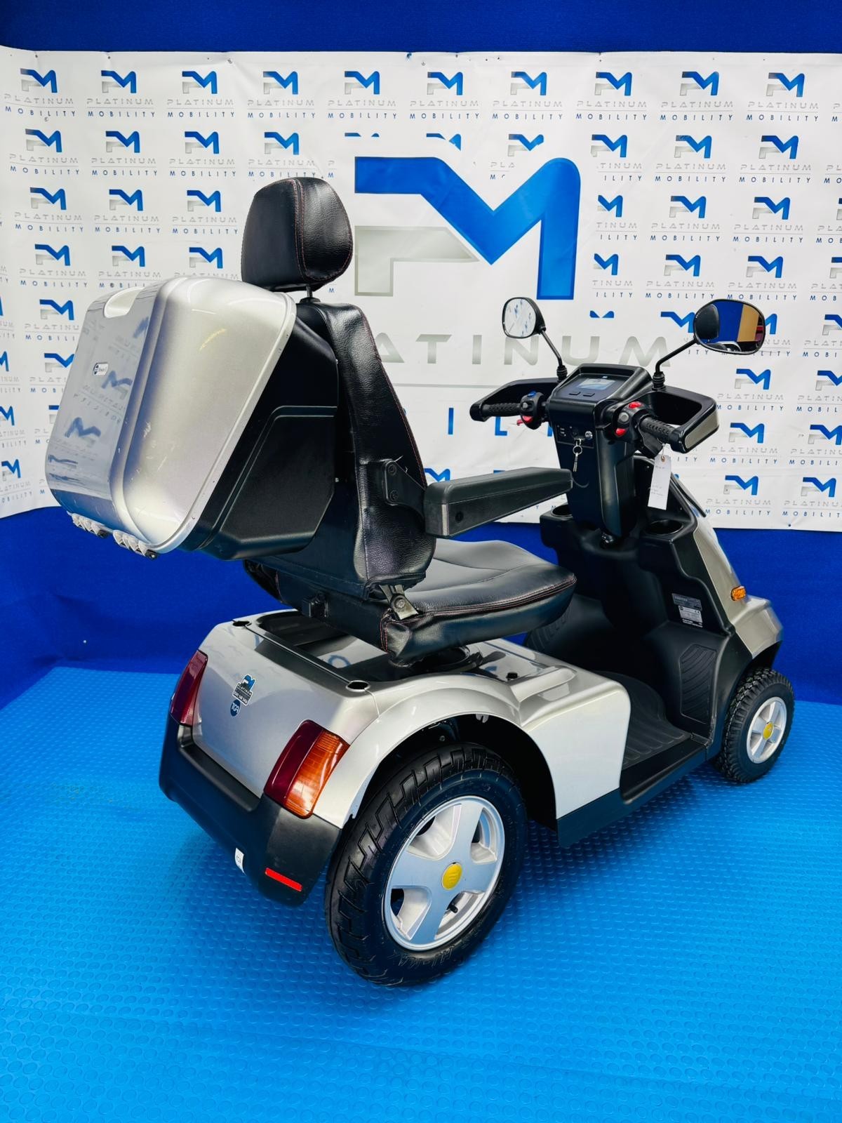 2023 TGA Breeze S4 8MPH All Terrain Mobility Scooter Immaculate Condition 1843