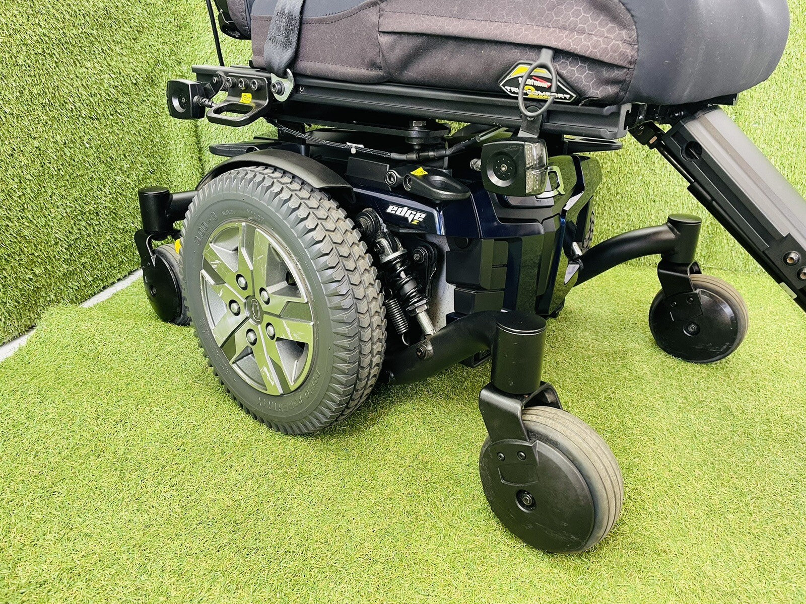 PRIDE QUANTUM EDGE Z 2.0 6 MPH ELECTRIC WHEELCHAIR POWERCHAIR MOBILITY Q6 Q700