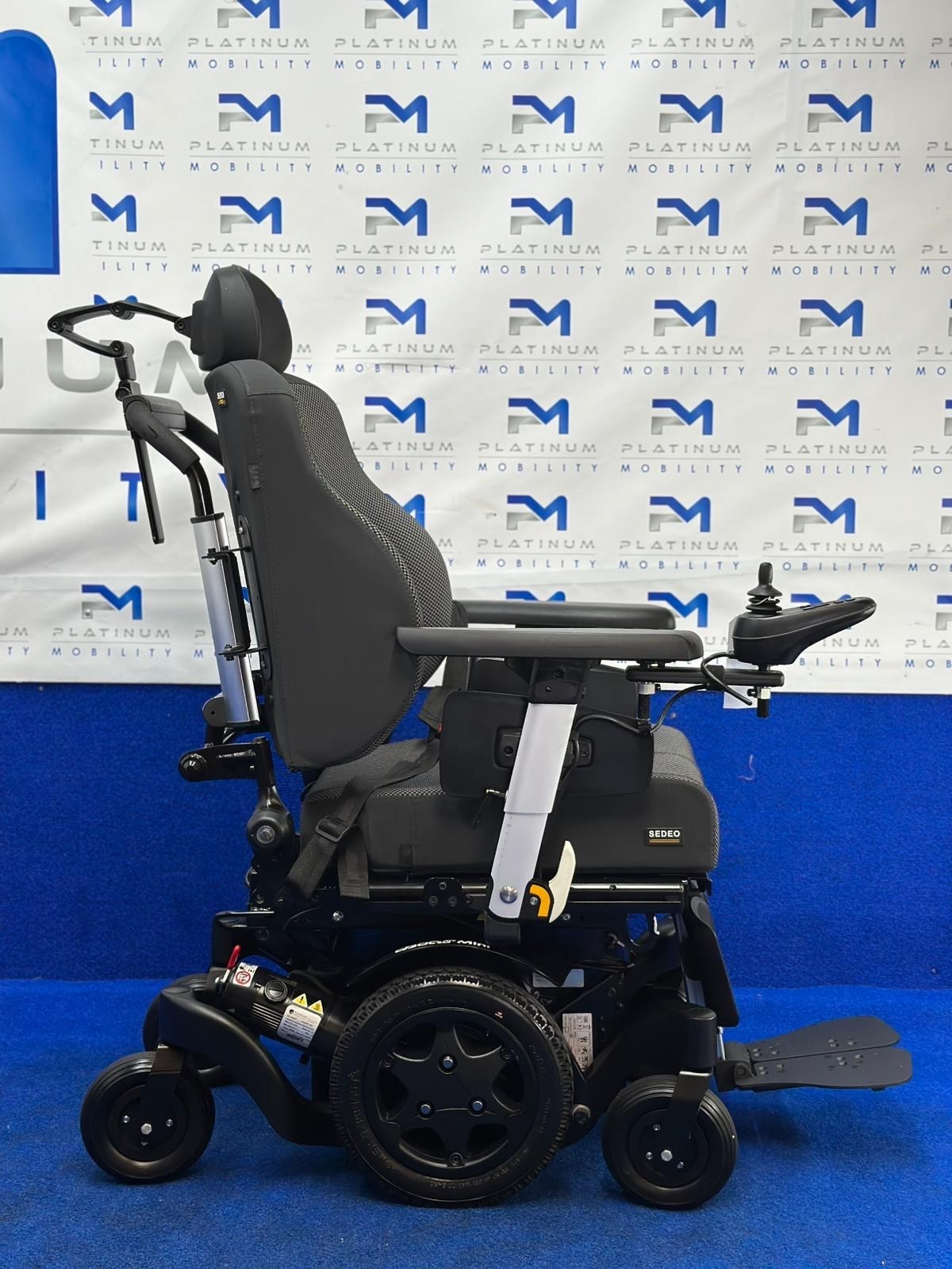 Quickie Q300 Mini Powerchair – 4mph Tilt Electric Wheelchair by Sunrise (1405)