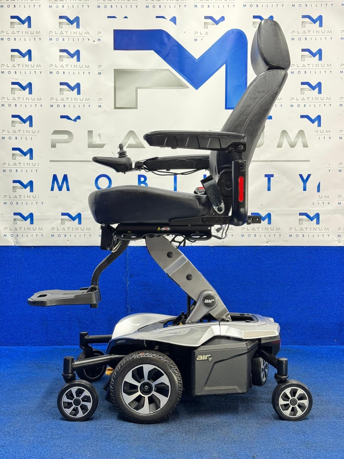 Pride Jazzy Air 2.0 Power Chair Electric Wheelchair with Electric Seat Lift 1578