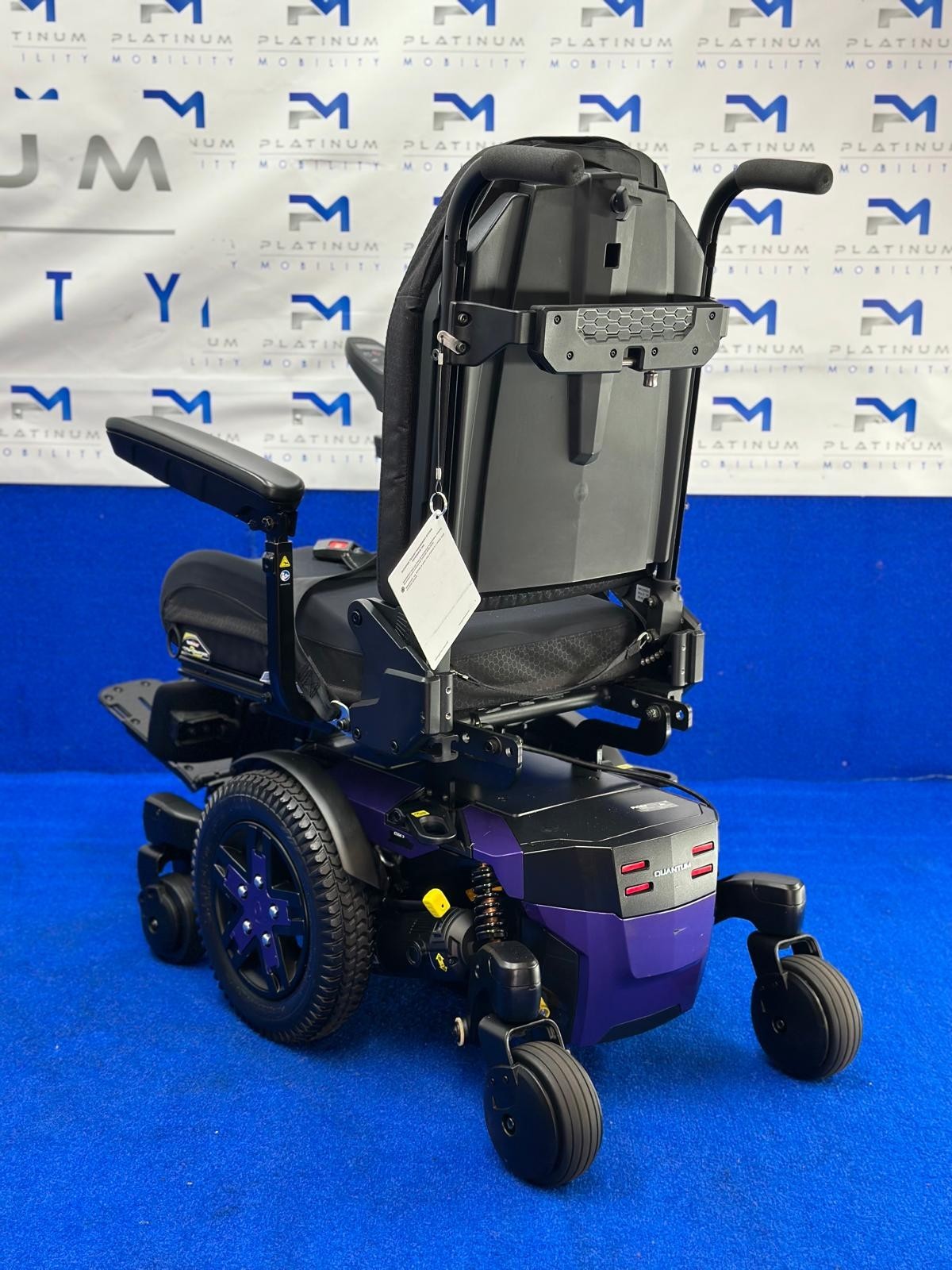Quantum Edge 3 Stretto Powerchair – 4mph, Compact Electric Wheelchair (1272)