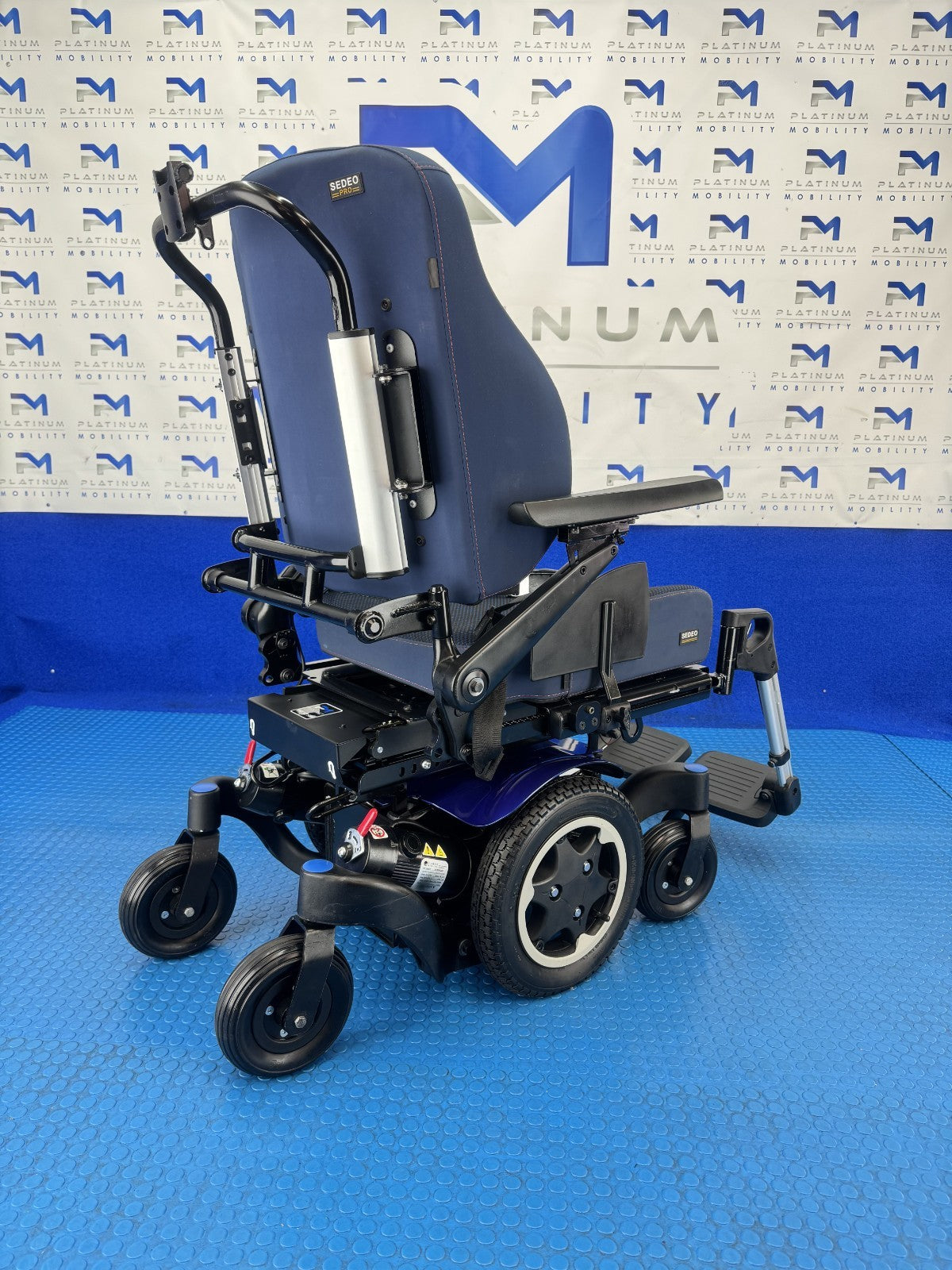 2025 Sunrise Quickie Q300M Mini Powerchair 4 mph Riser Electric Wheelchair 2314