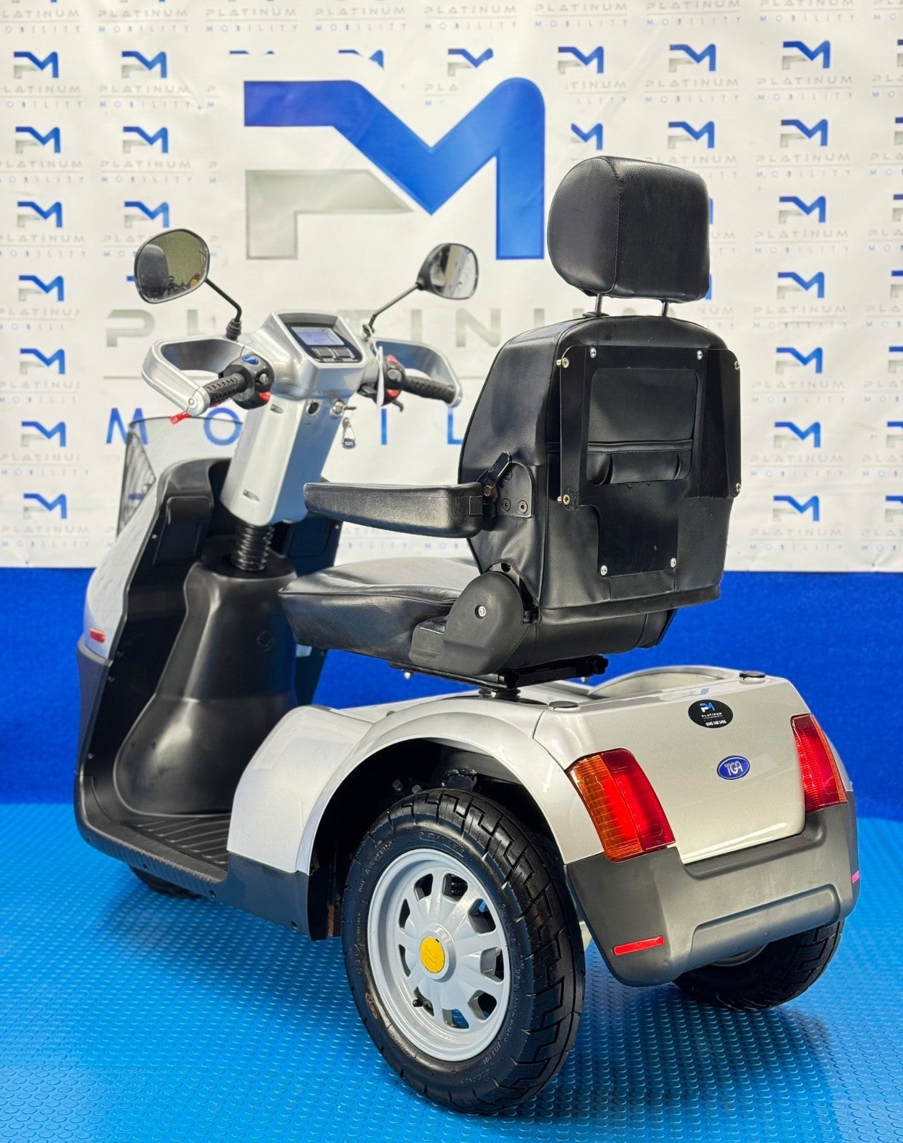 TGA Breeze S3 8MPH LARGE Electric Mobility Scooter All Terrain 1869