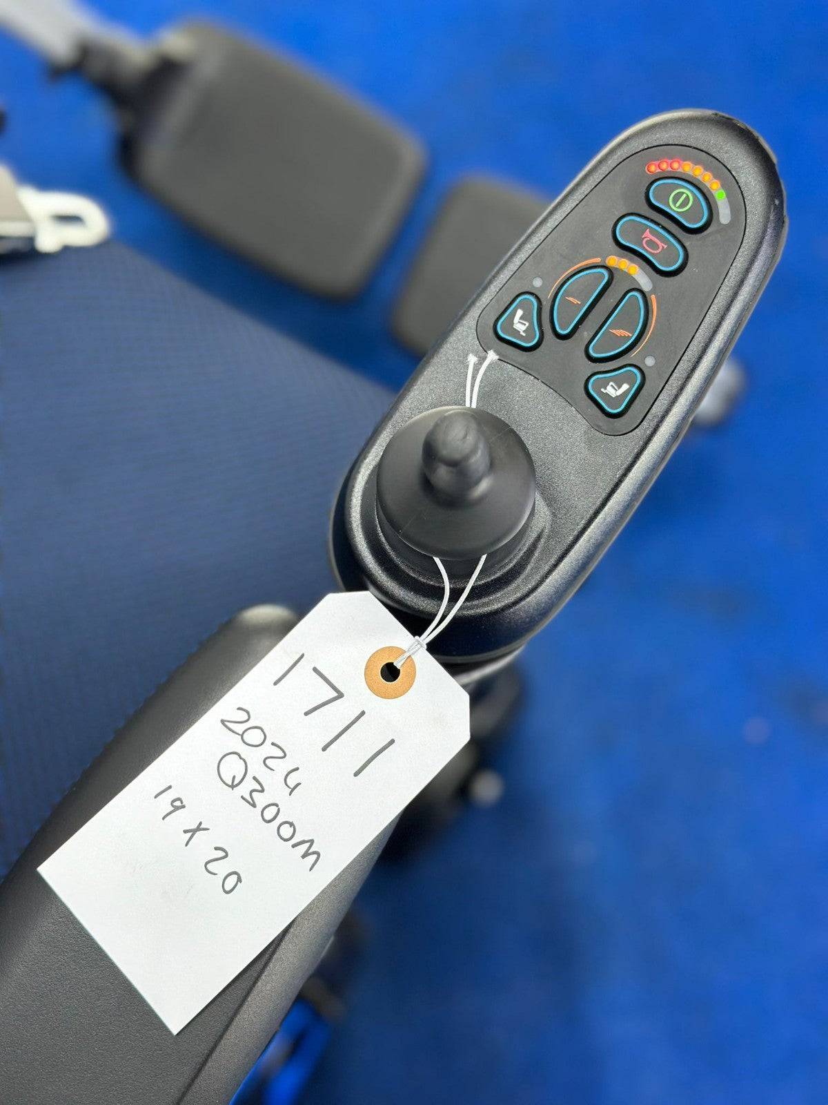 Quickie Q300M Mini Powerchair 4 mph Riser Electric Wheelchair by Sunrise (1711)