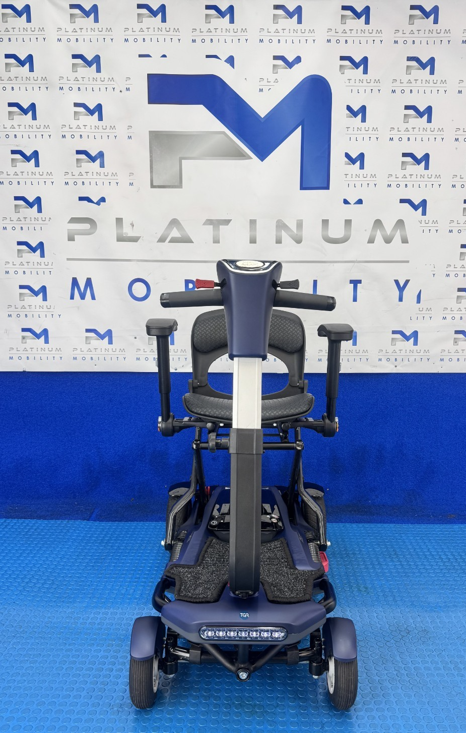 TGA Minimo AutoFold Mobility Scooter 4mph Auto Folding Air Tyres 2436