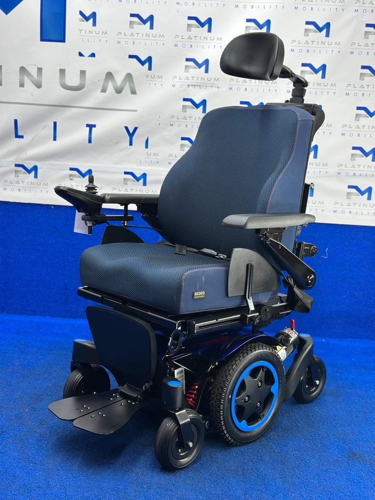 Quickie Q300 M Mini Powerchair 4 mph Riser Electric Wheelchair by Sunrise (1411)