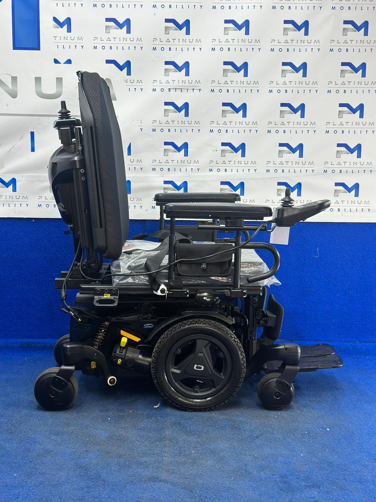 Quantum Edge 3 Stretto Powerchair – 4mph, Compact Electric Wheelchair (1234)