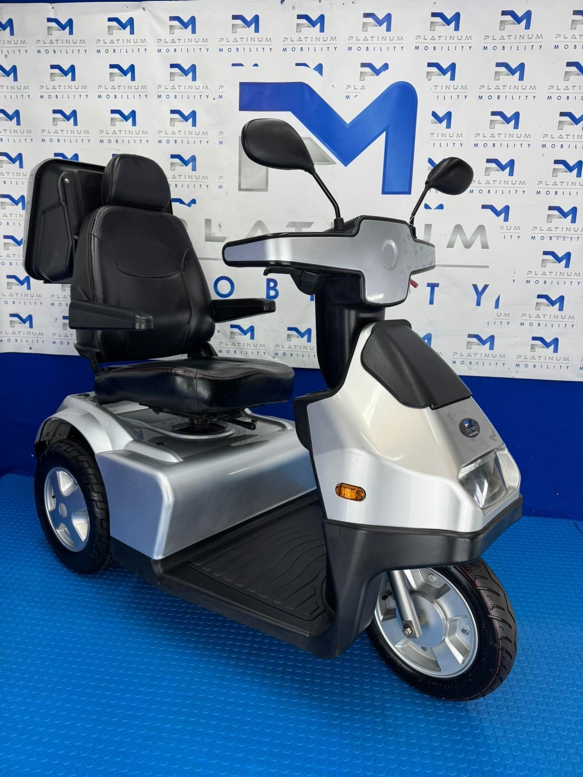 2022 TGA Breeze S3 8MPH LARGE Mobility Scooter All Terrain *1989