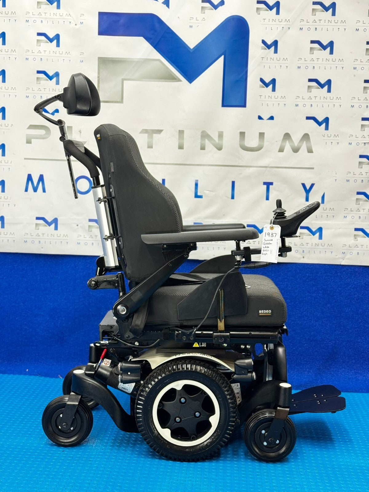 Sunrise Quickie Q300 M Mini Powerchair 6 mph Riser Electric Wheelchair 1874